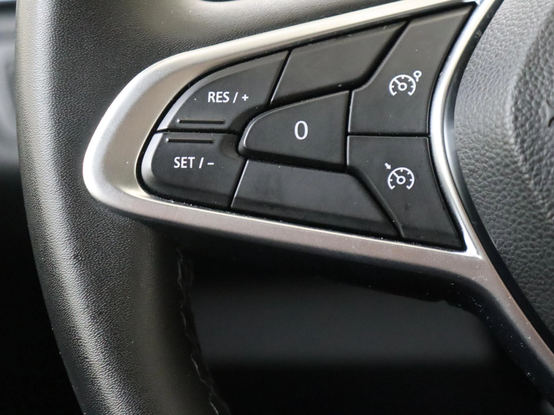 Renault-Clio-image-16