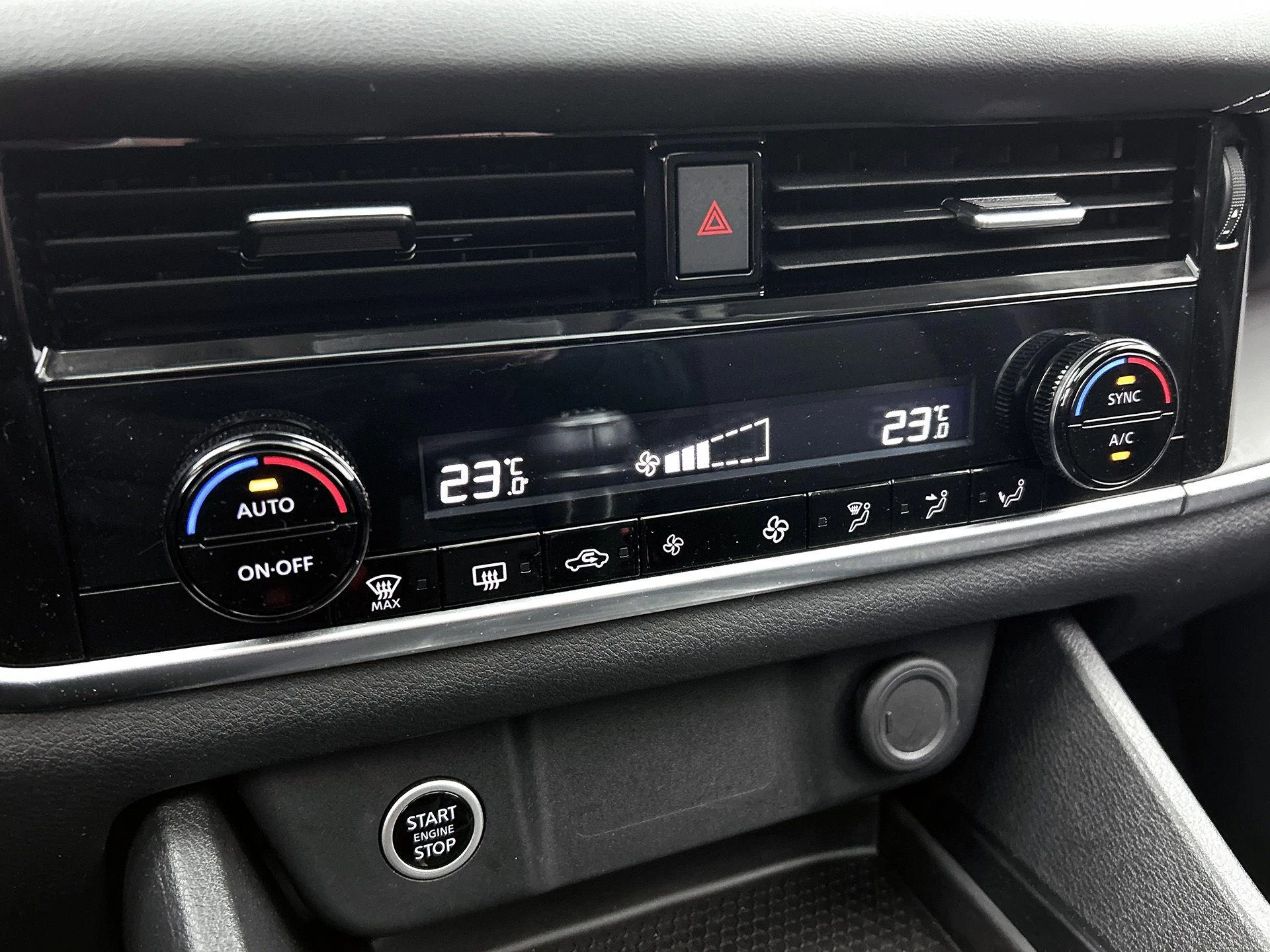 Nissan-QASHQAI-image-26