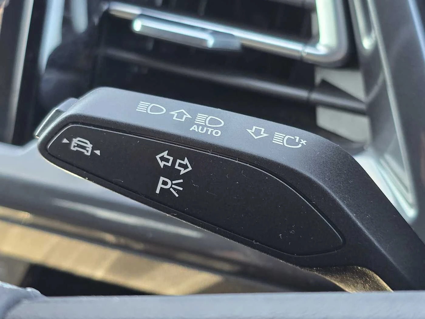 Audi-Q4 e-tron-image-32