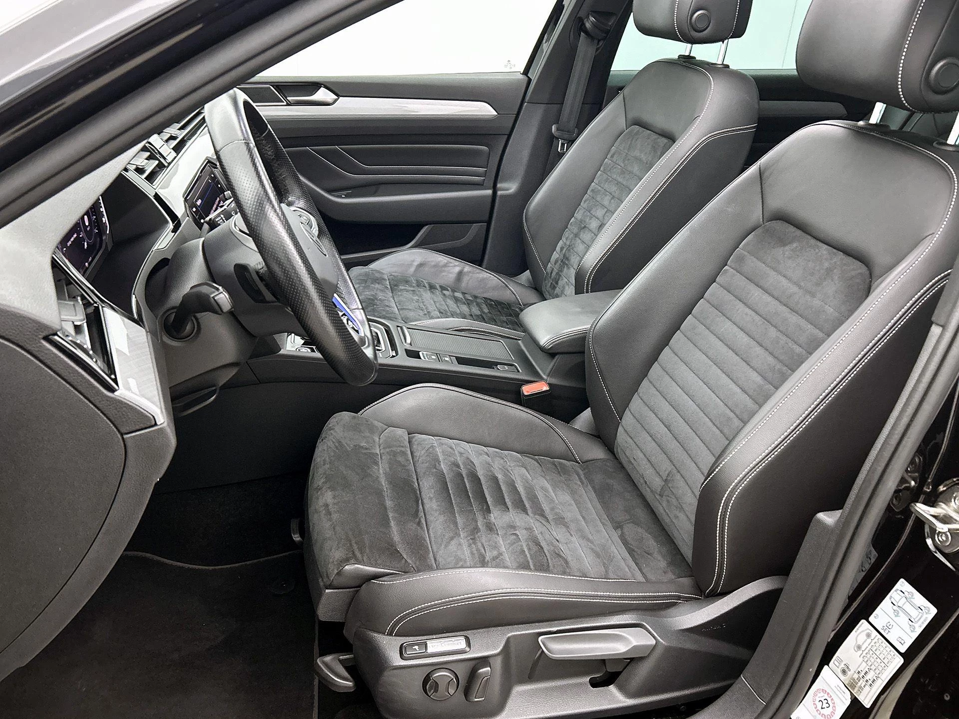 Volkswagen-Passat-image-53