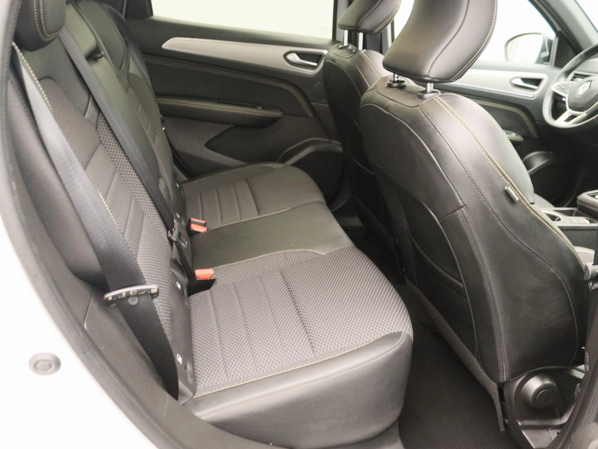 Renault-Arkana-image-25