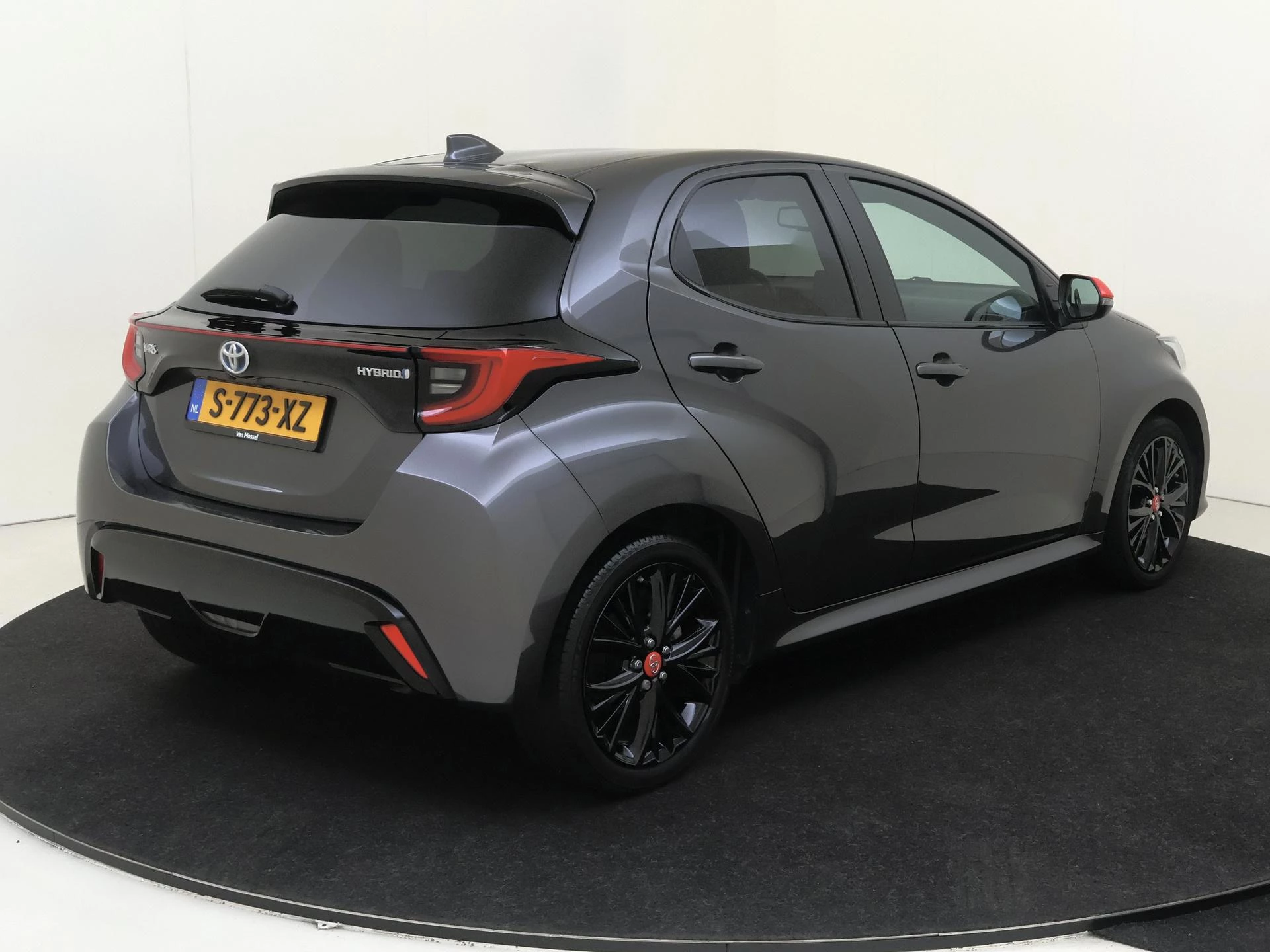 Toyota-Yaris-image-3