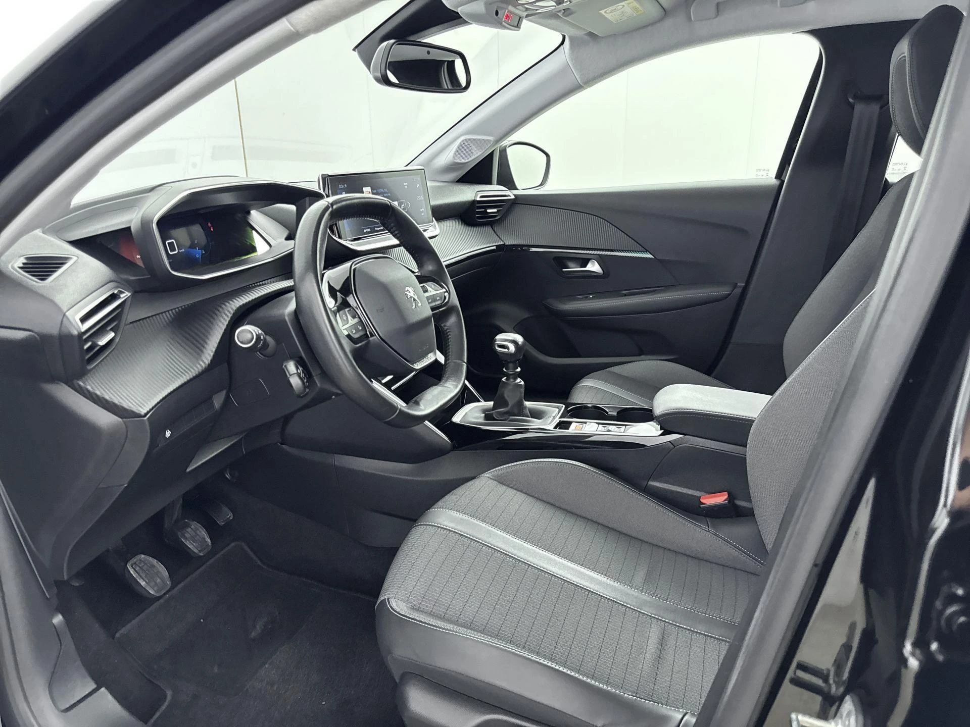 Peugeot-208-image-7
