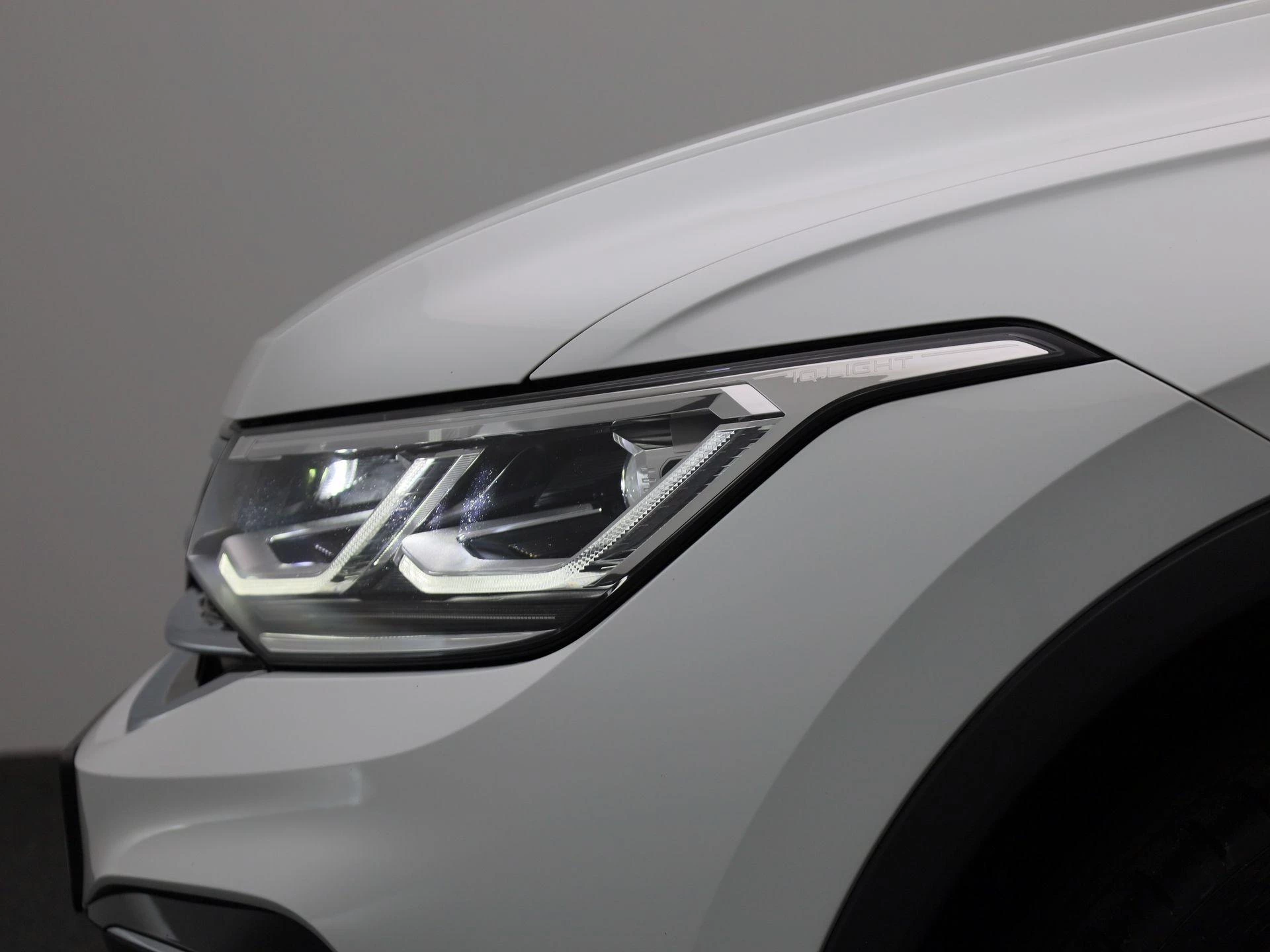 Volkswagen-Tiguan-image-16
