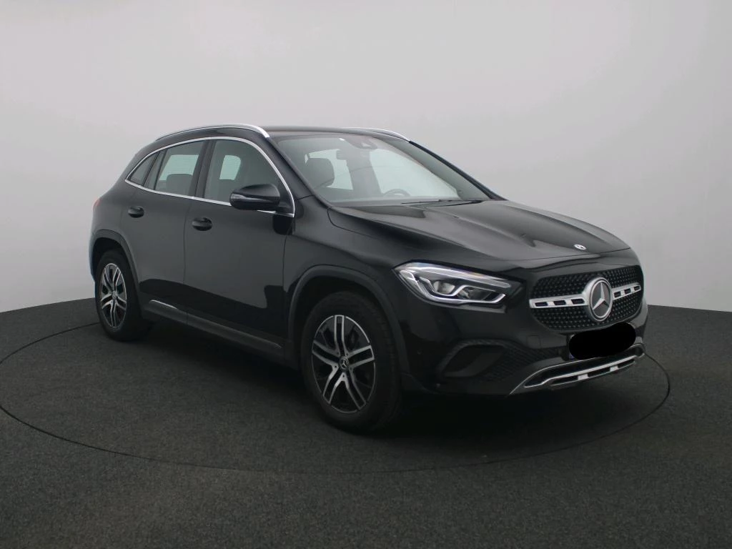 Mercedes-Benz GLA 180 Business Line + TREKHAAK + CAMERA + LED +