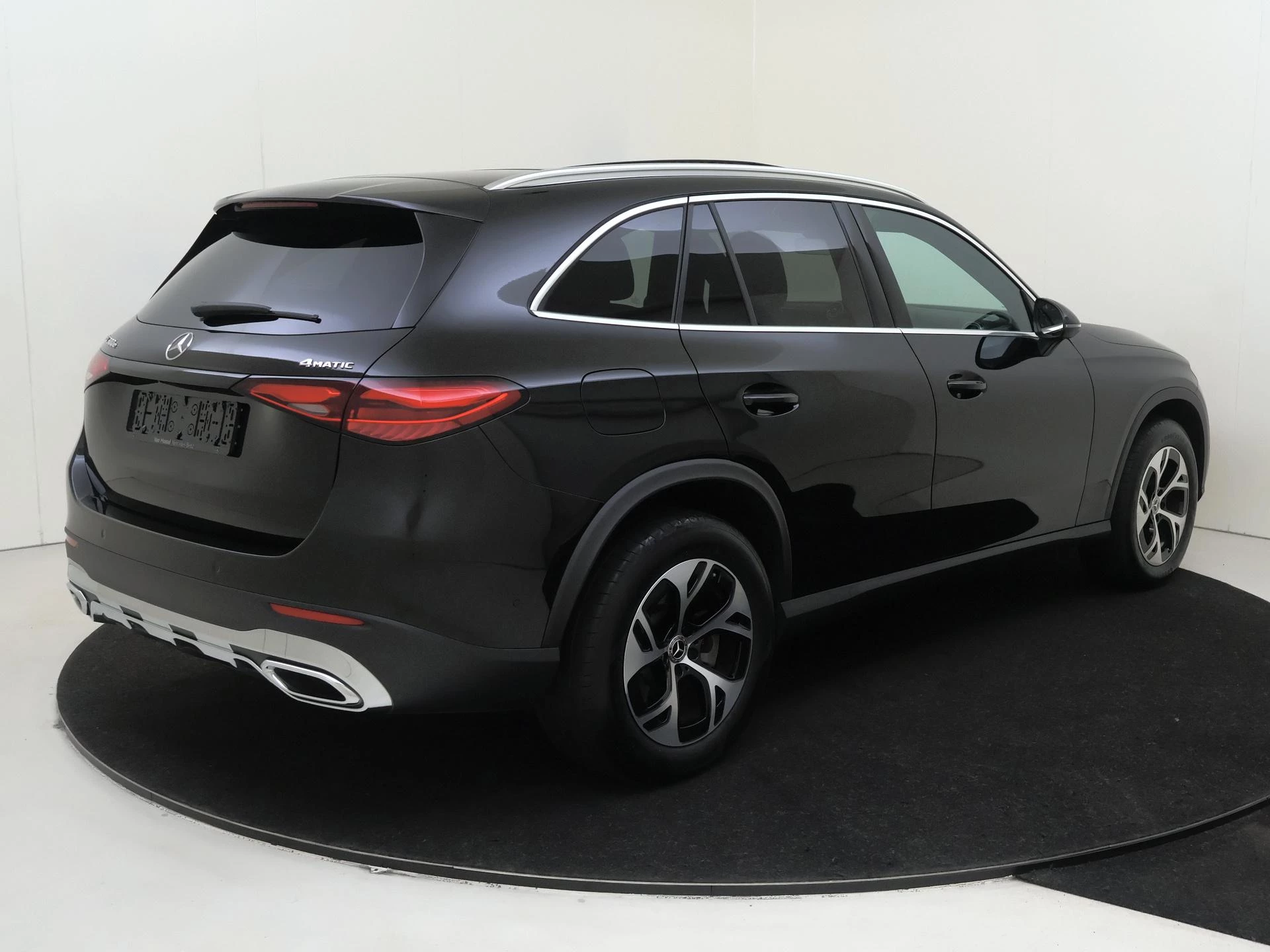 Mercedes-Benz-GLC-image-3