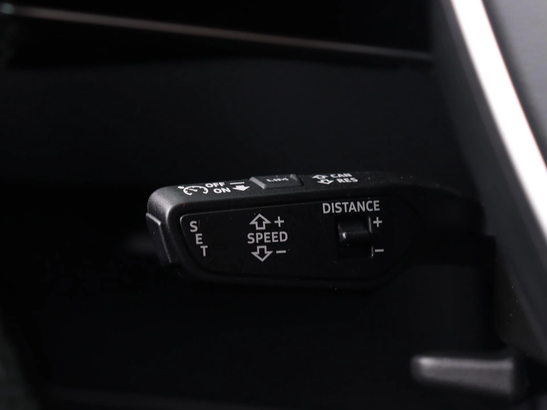 Audi-Q8 e-tron-image-15