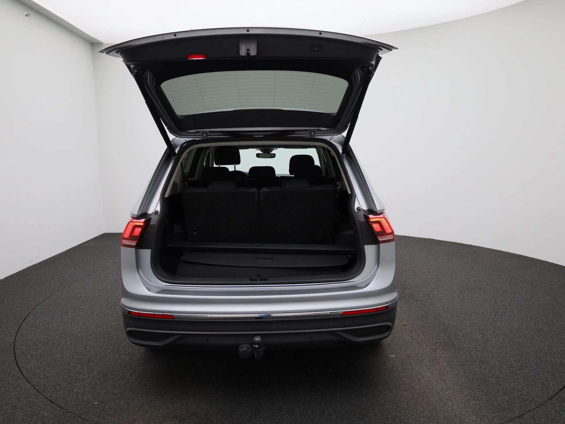 Volkswagen-Tiguan Allspace-image-10