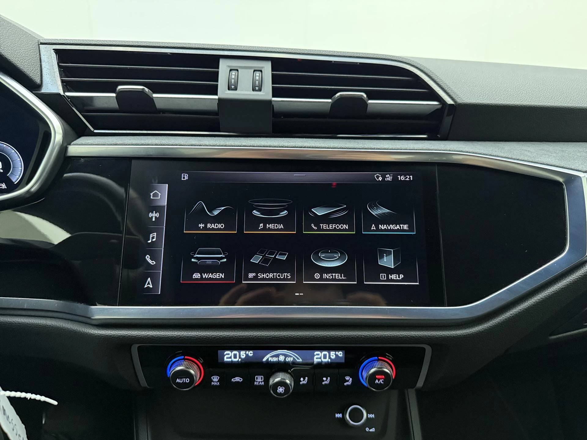 Audi-Q3-image-22