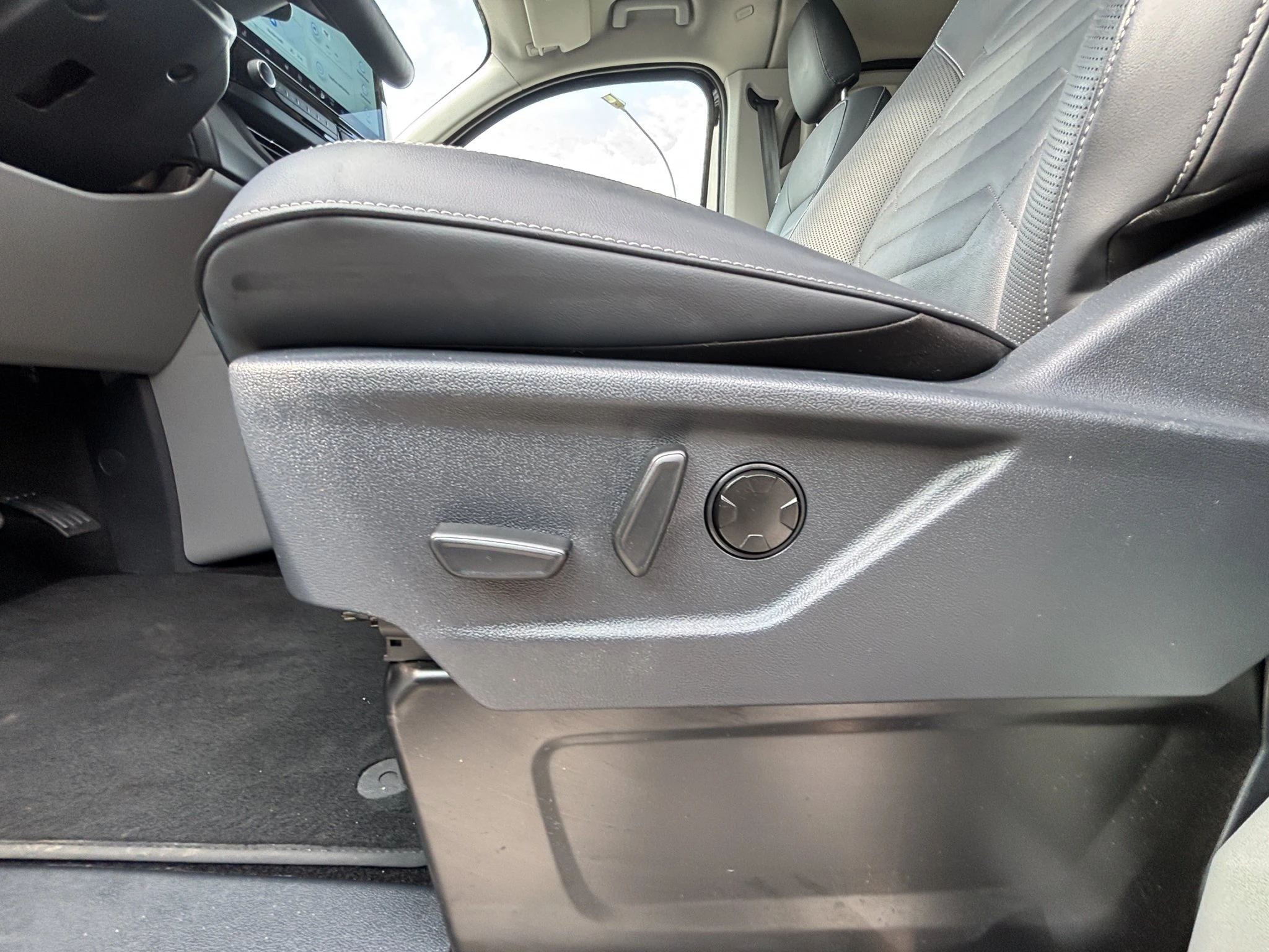 Ford-Tourneo Custom-image-18