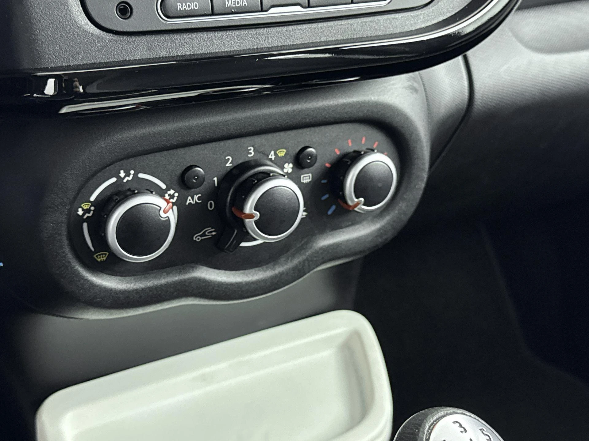 Renault-Twingo-image-15