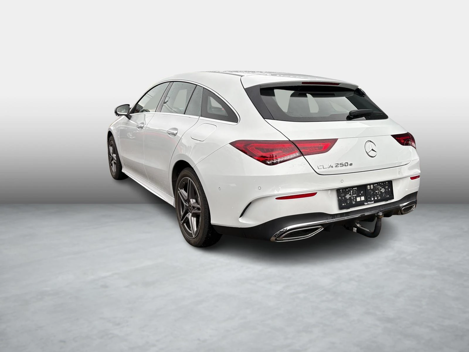Mercedes-Benz-CLA-image-7