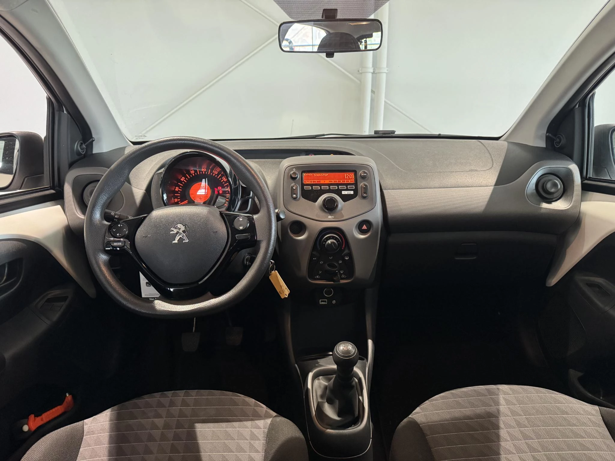 Peugeot-108-image-12
