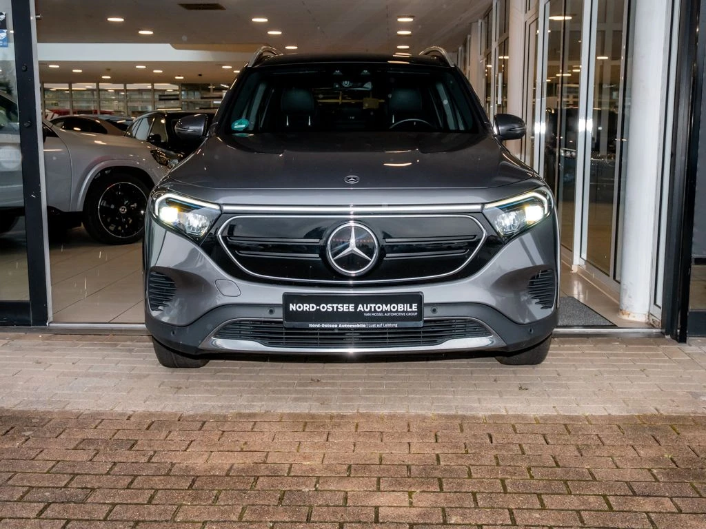 Mercedes-Benz-EQB 250-image-3