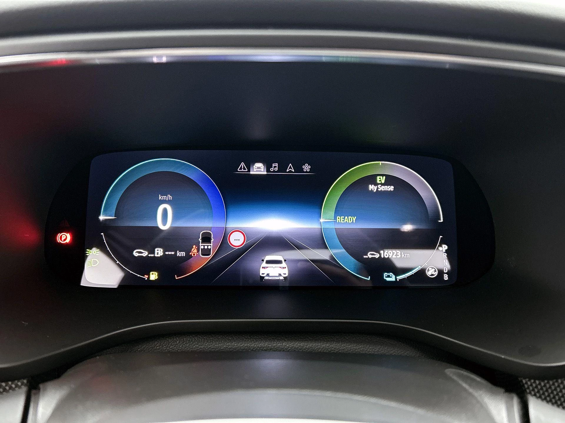 Renault-Arkana-image-12