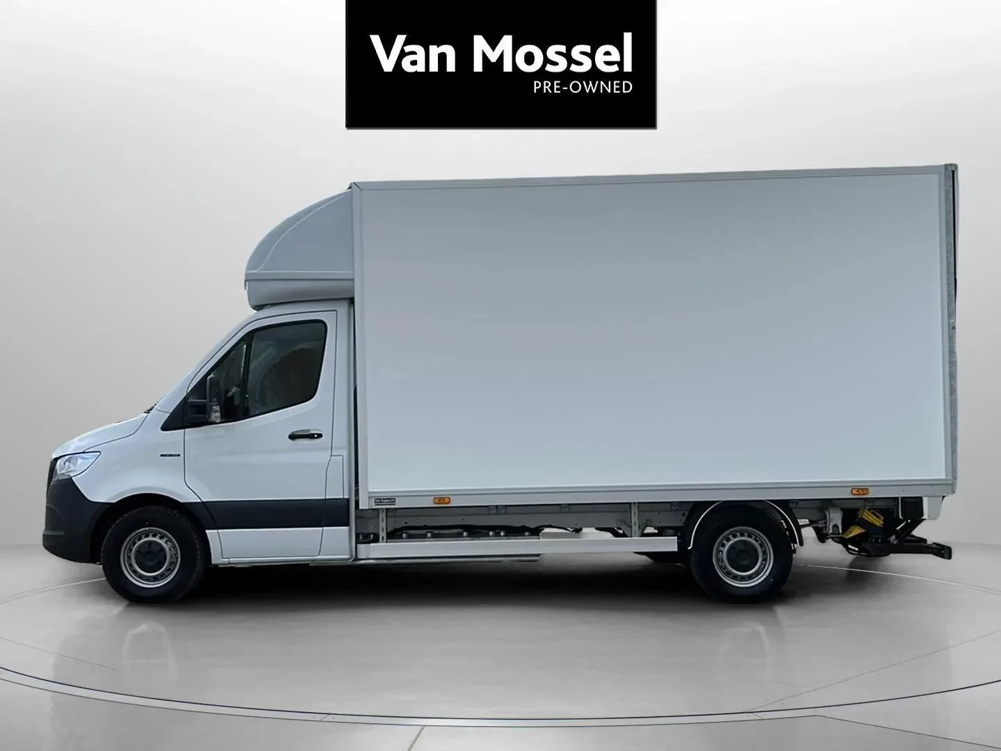Mercedes-Benz-eSprinter-image-1
