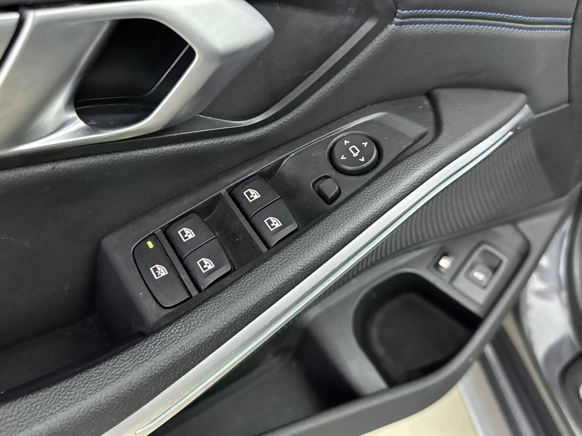 BMW-3 Serie-image-9