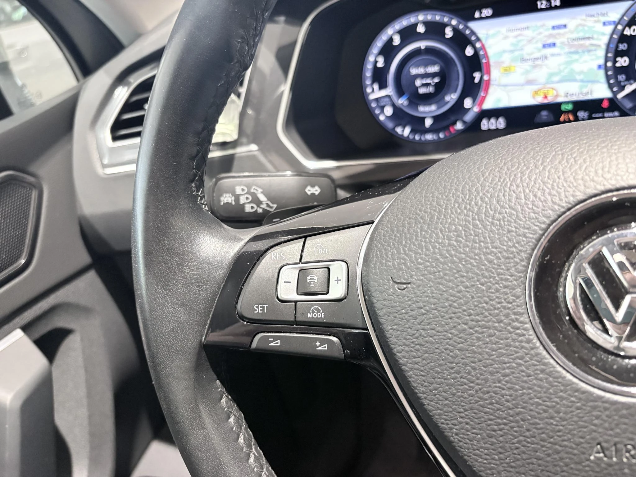 Volkswagen-Tiguan-image-15