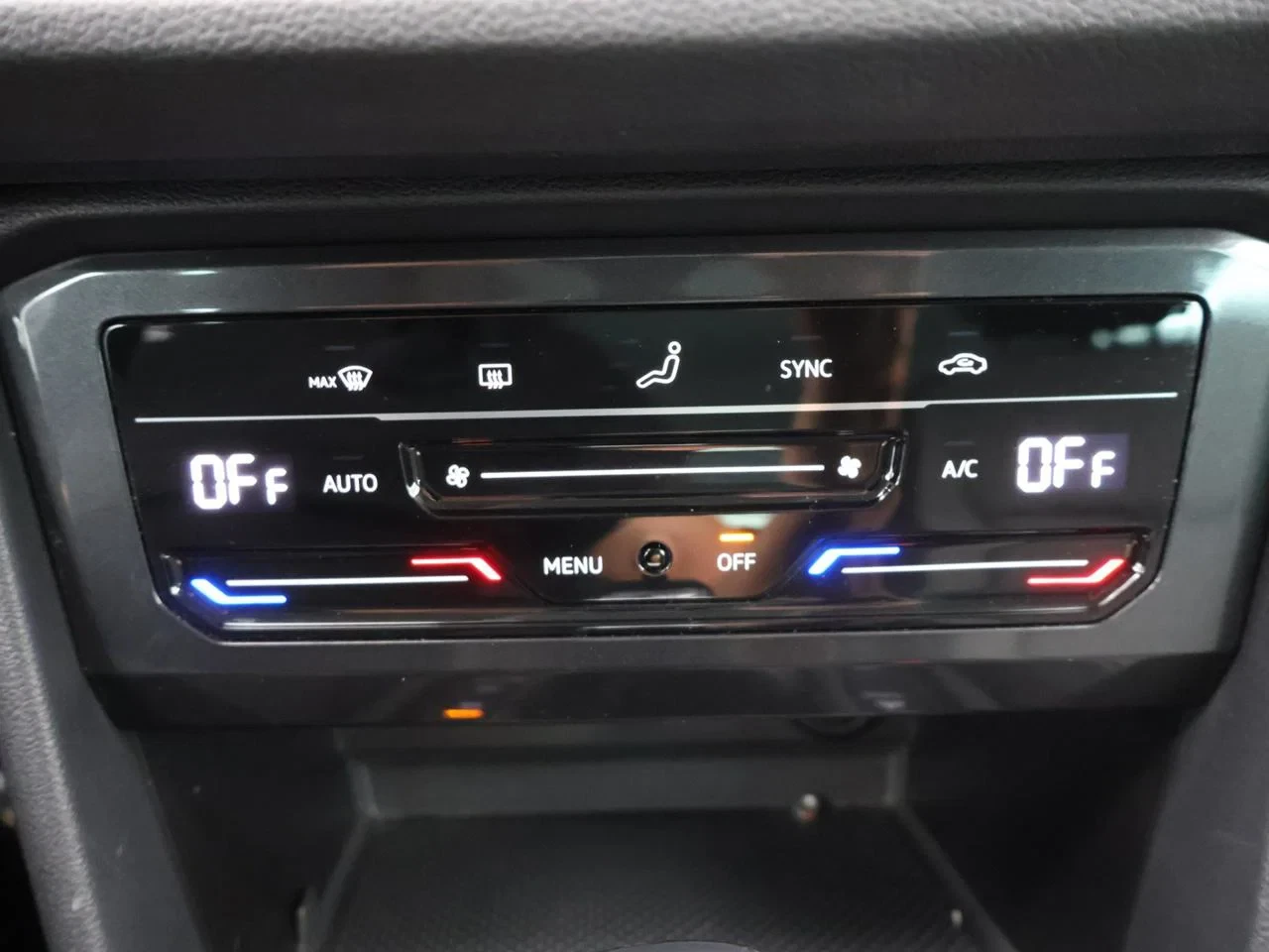 Volkswagen-Tiguan-image-17