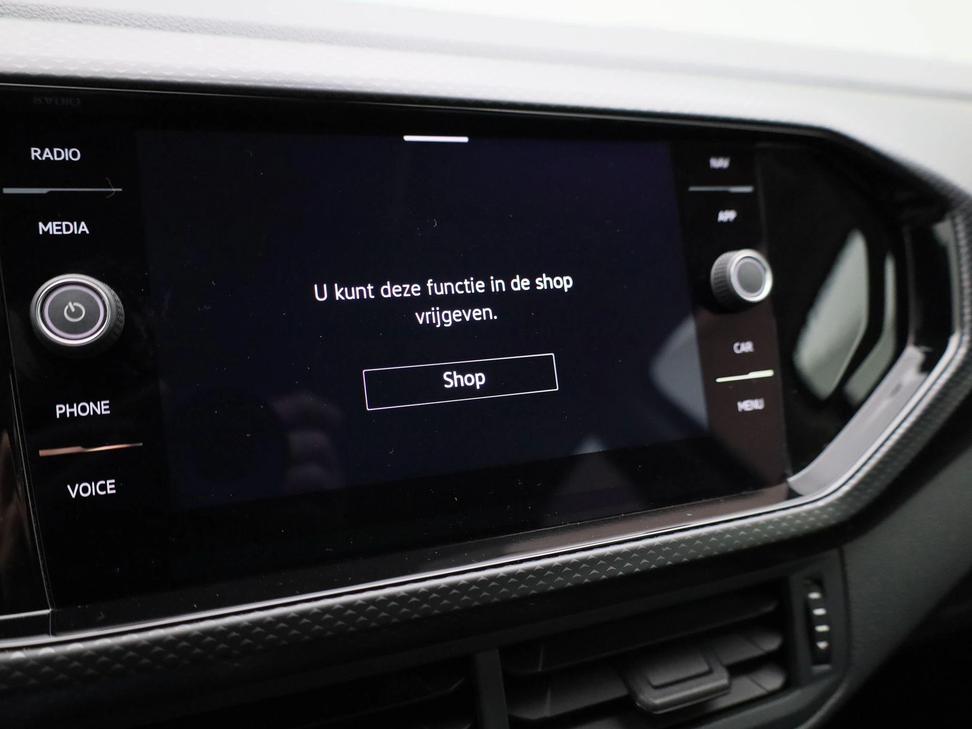 Volkswagen-T-Cross-image-15