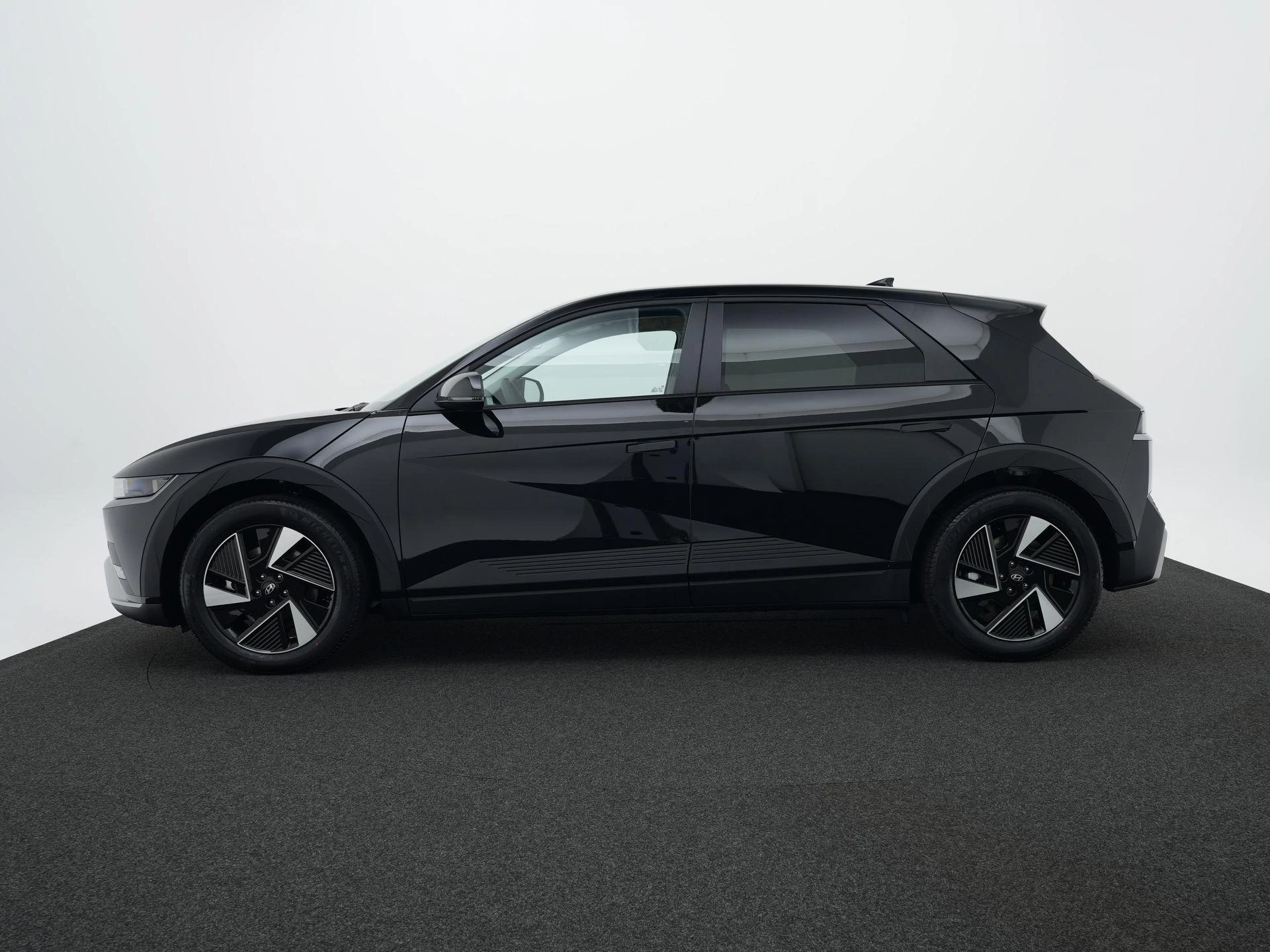 Hyundai-IONIQ 5-image-3