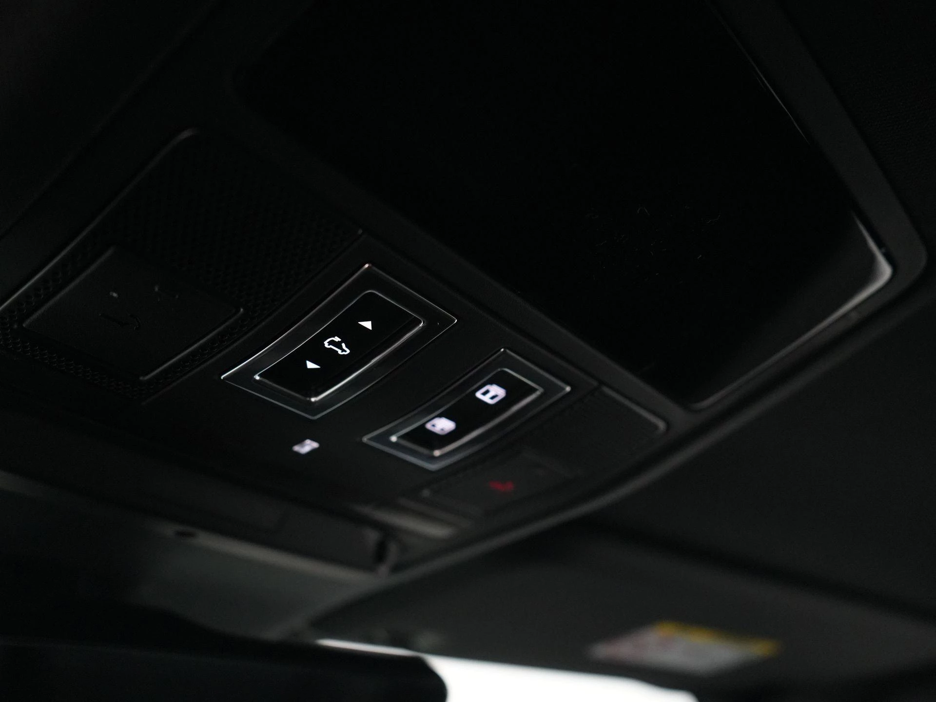 Land Rover-Defender-image-16