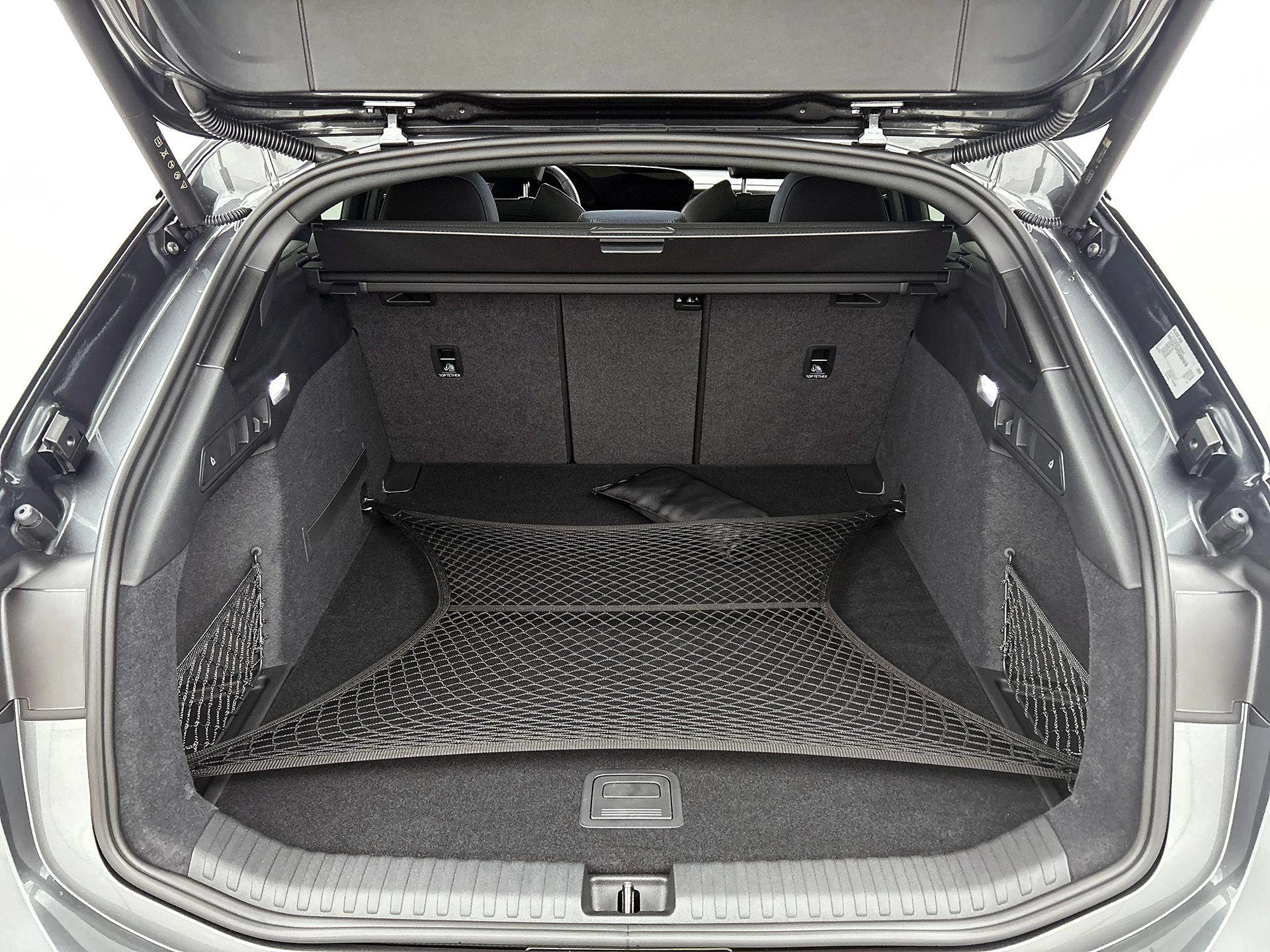 Audi-A6 Avant e-tron-image-22