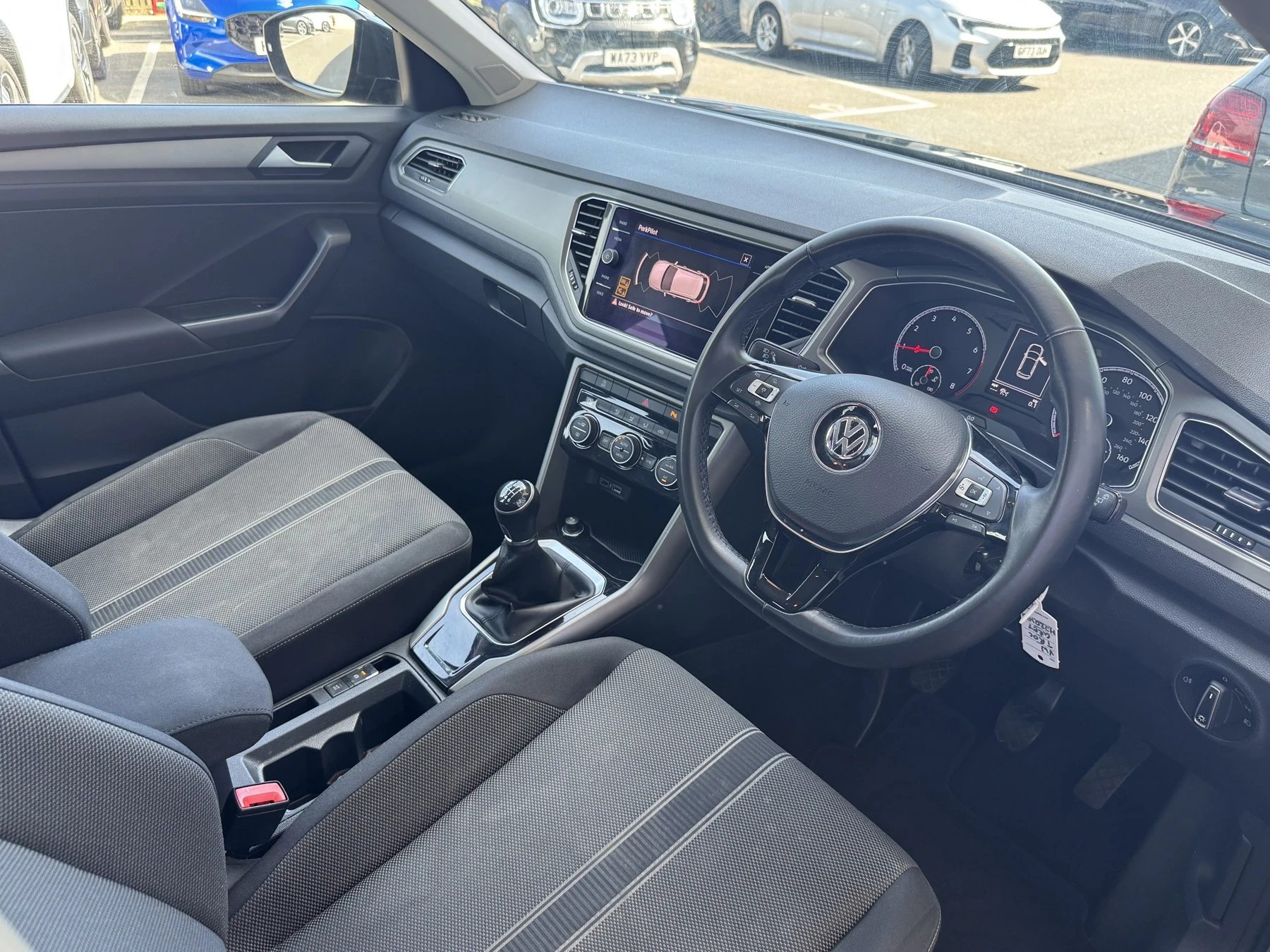 Volkswagen-T-Roc-image-5