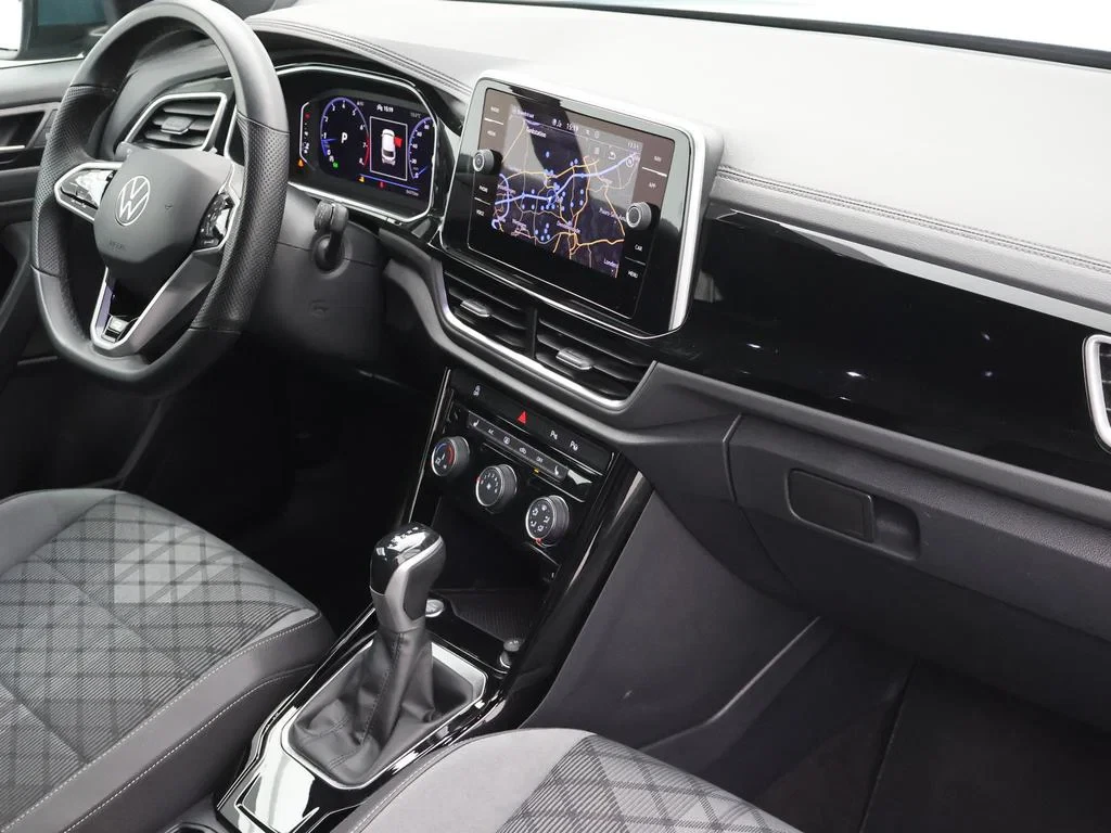 Volkswagen-T-Roc-image-2