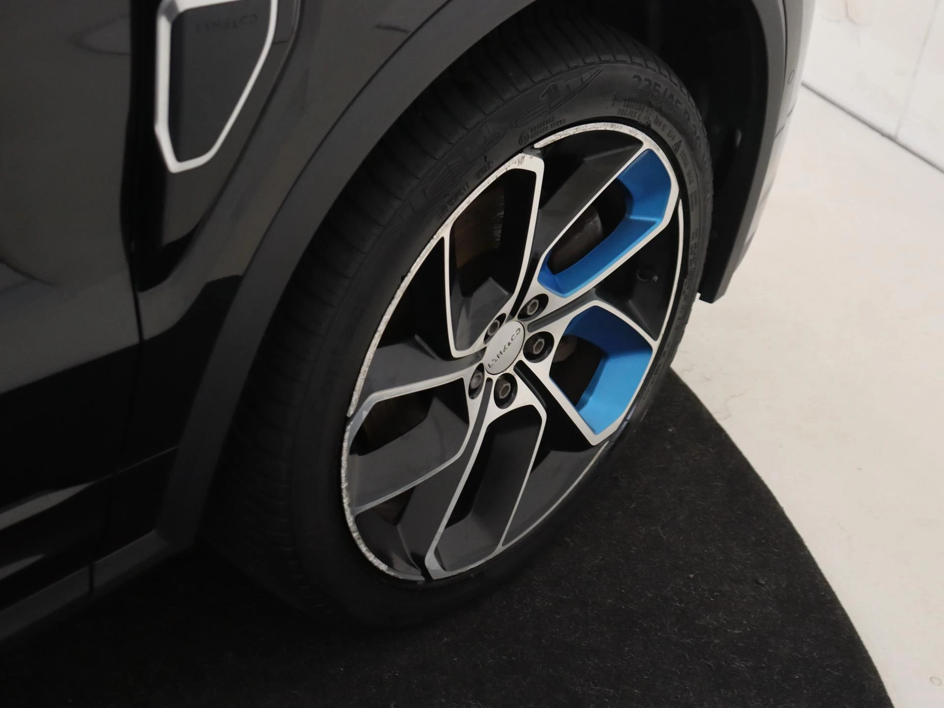Lynk & Co-01-image-32