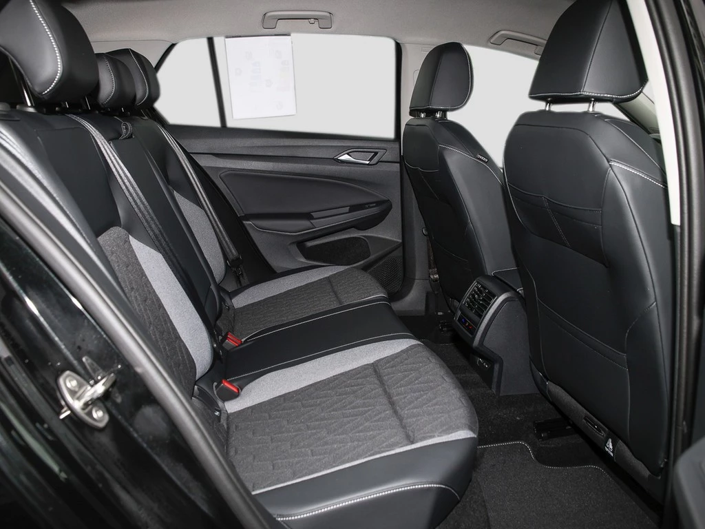 Volkswagen Golf Life 1,5 l eTSI 150PS DSG Kurzzeitzulassung