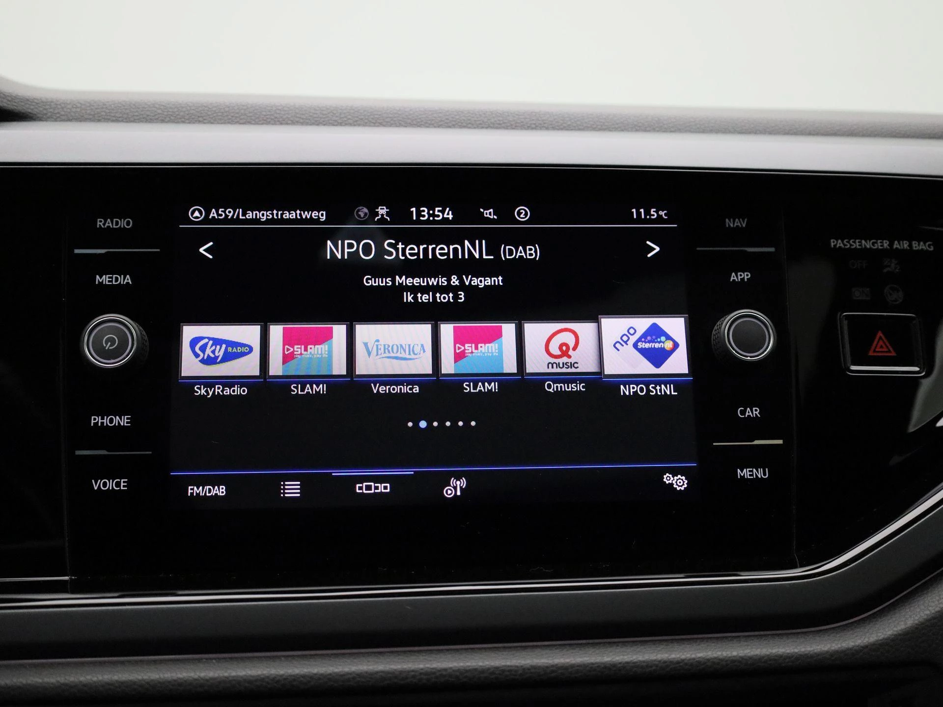 Volkswagen-Polo-image-16