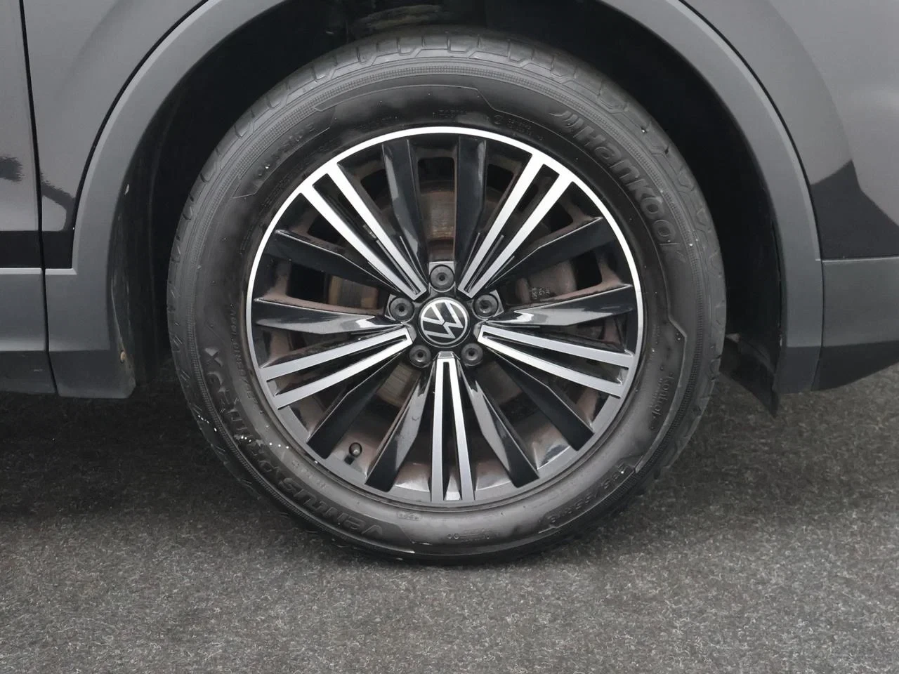 Volkswagen-Tiguan-image-2