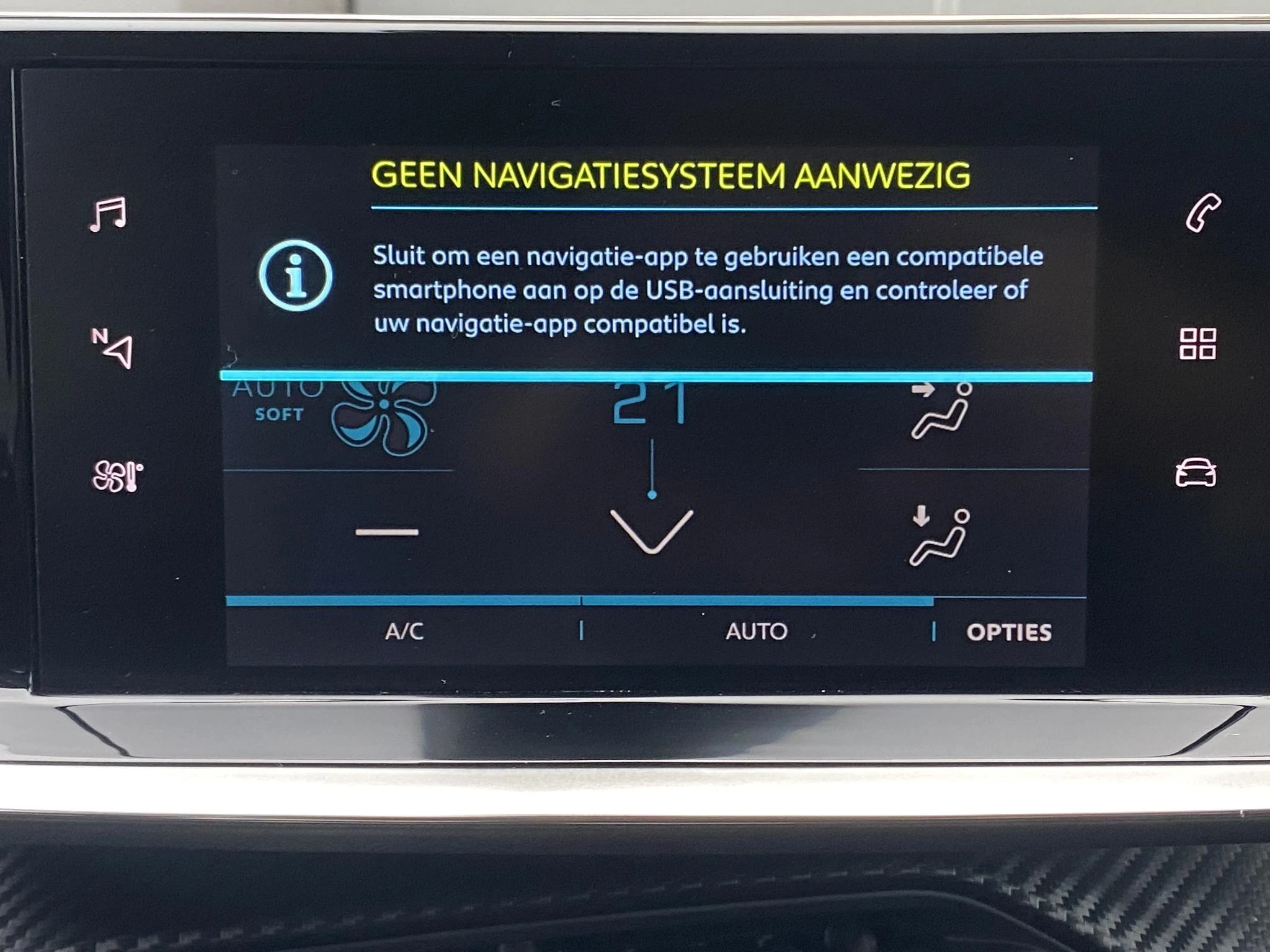 Peugeot-e-208-image-11