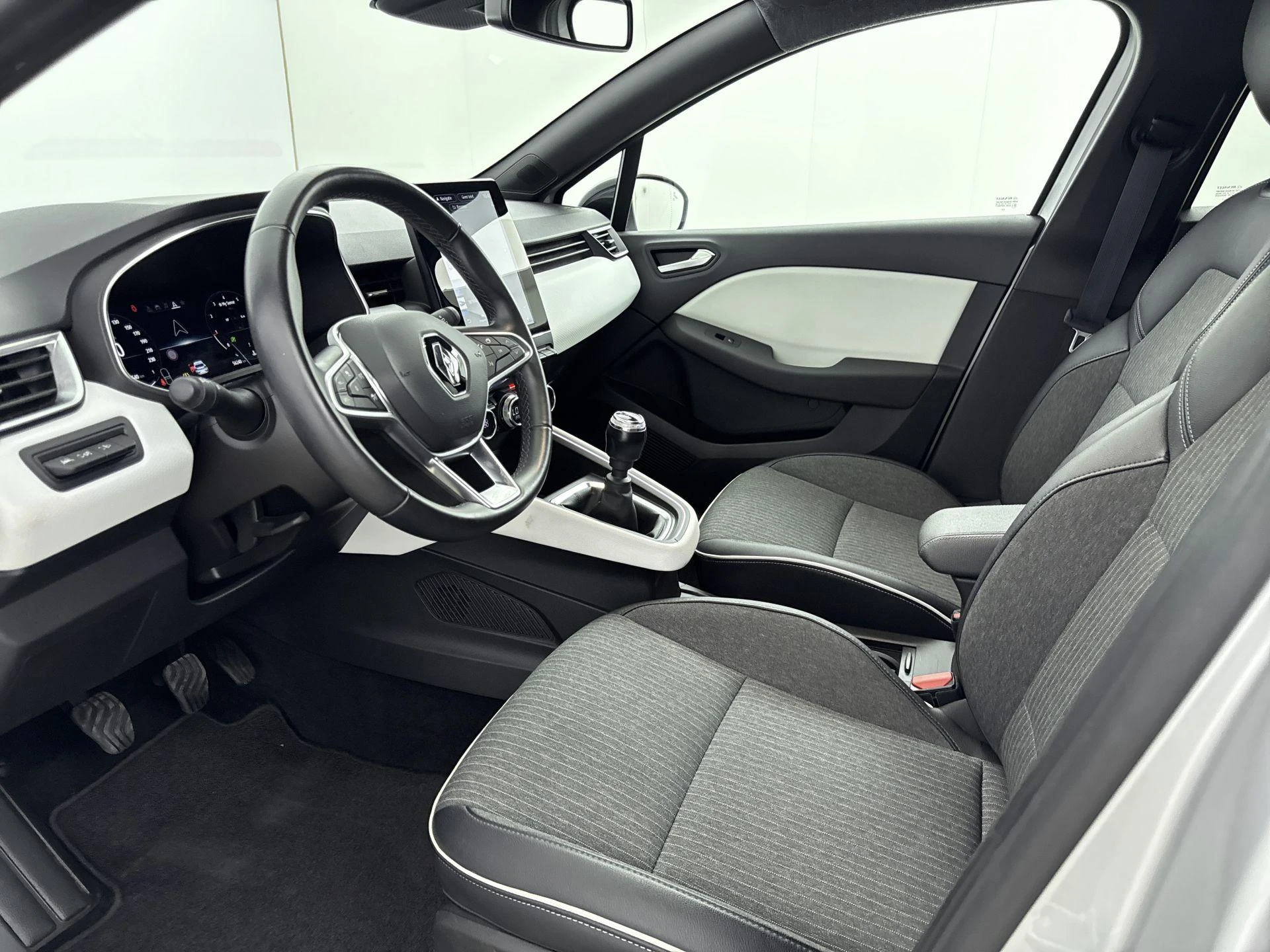 Renault-Clio-image-7