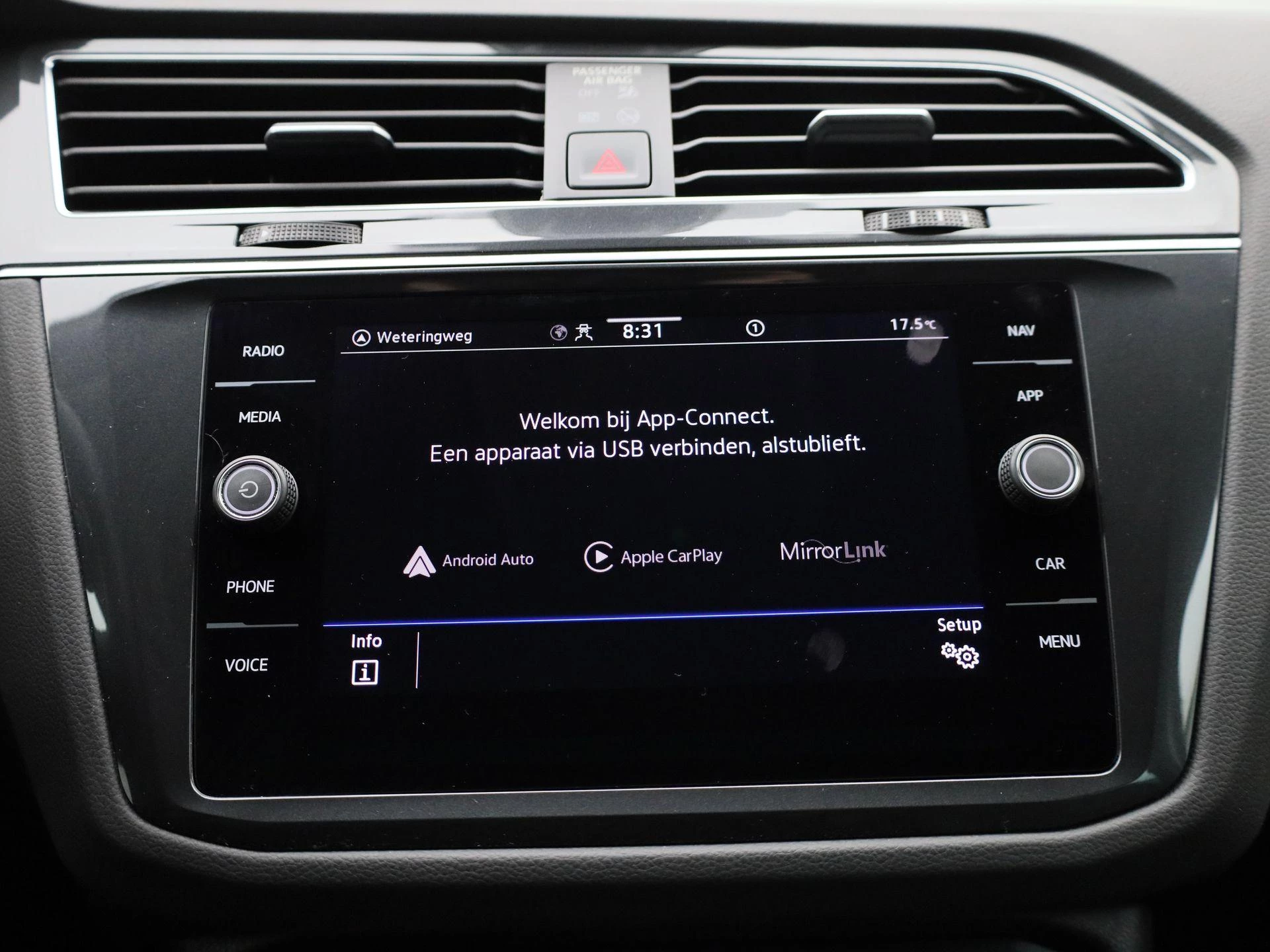 Volkswagen-Tiguan-image-21