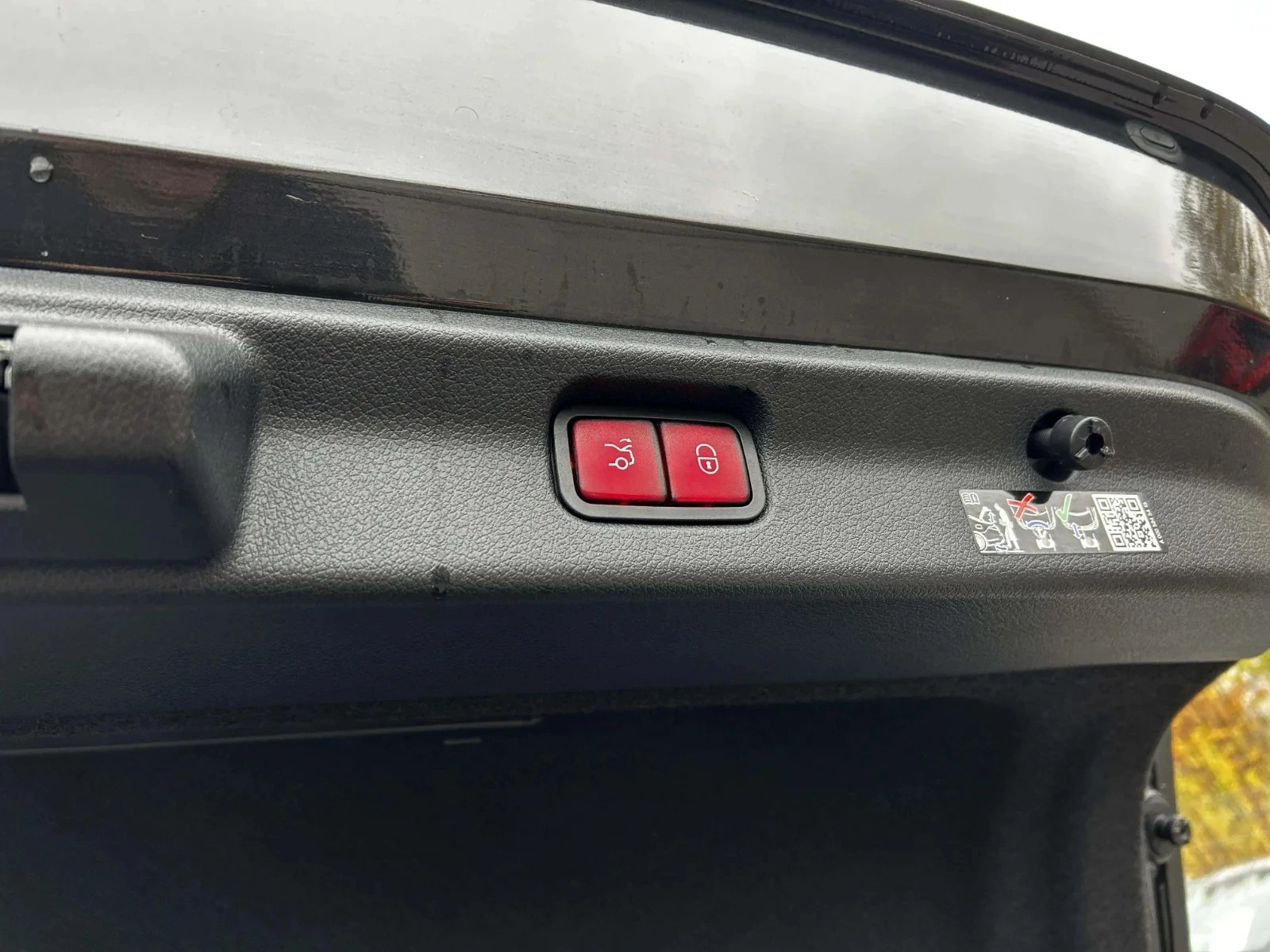 Mercedes-Benz-EQE-image-22