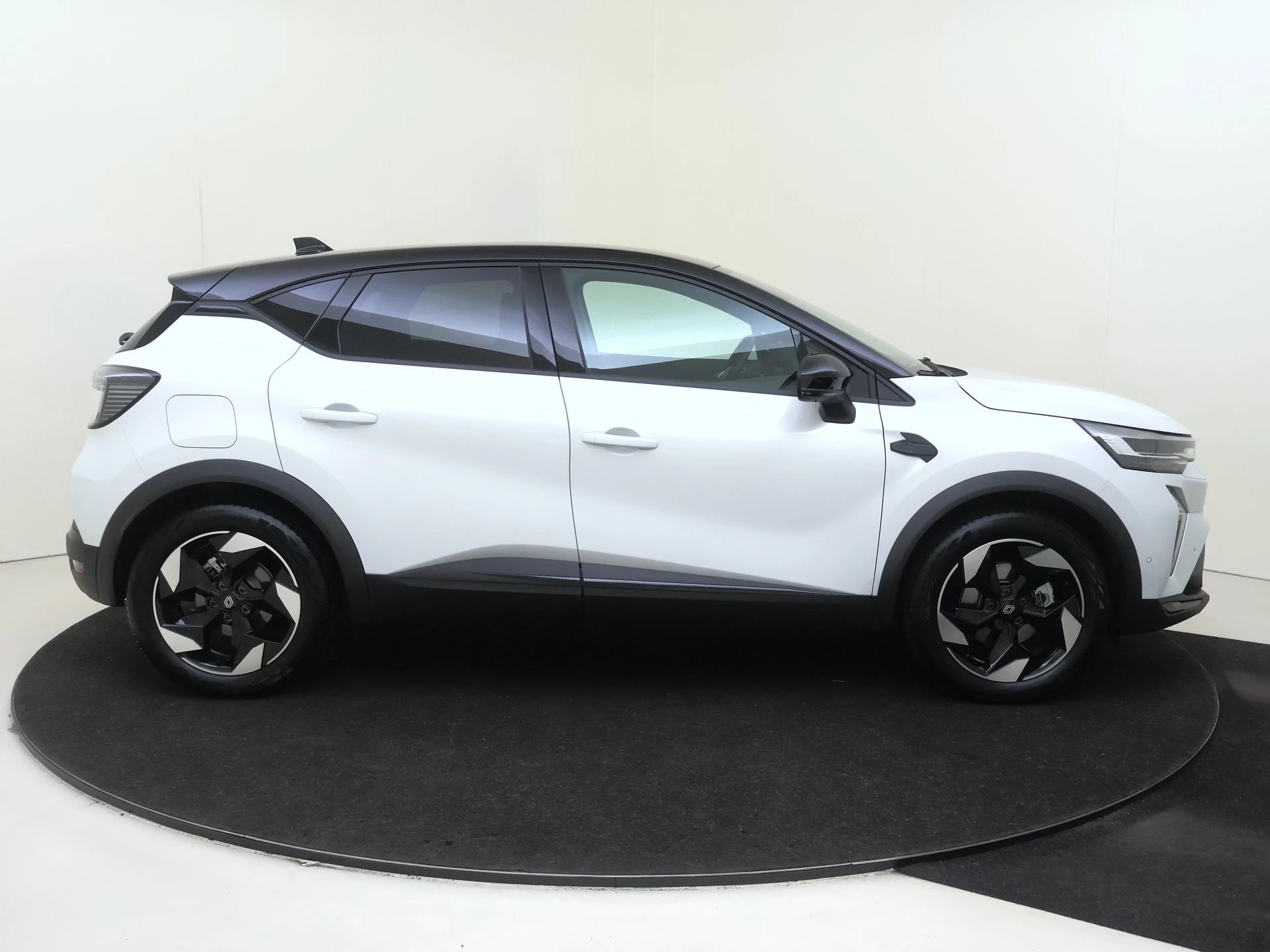 Renault-Captur-image-12