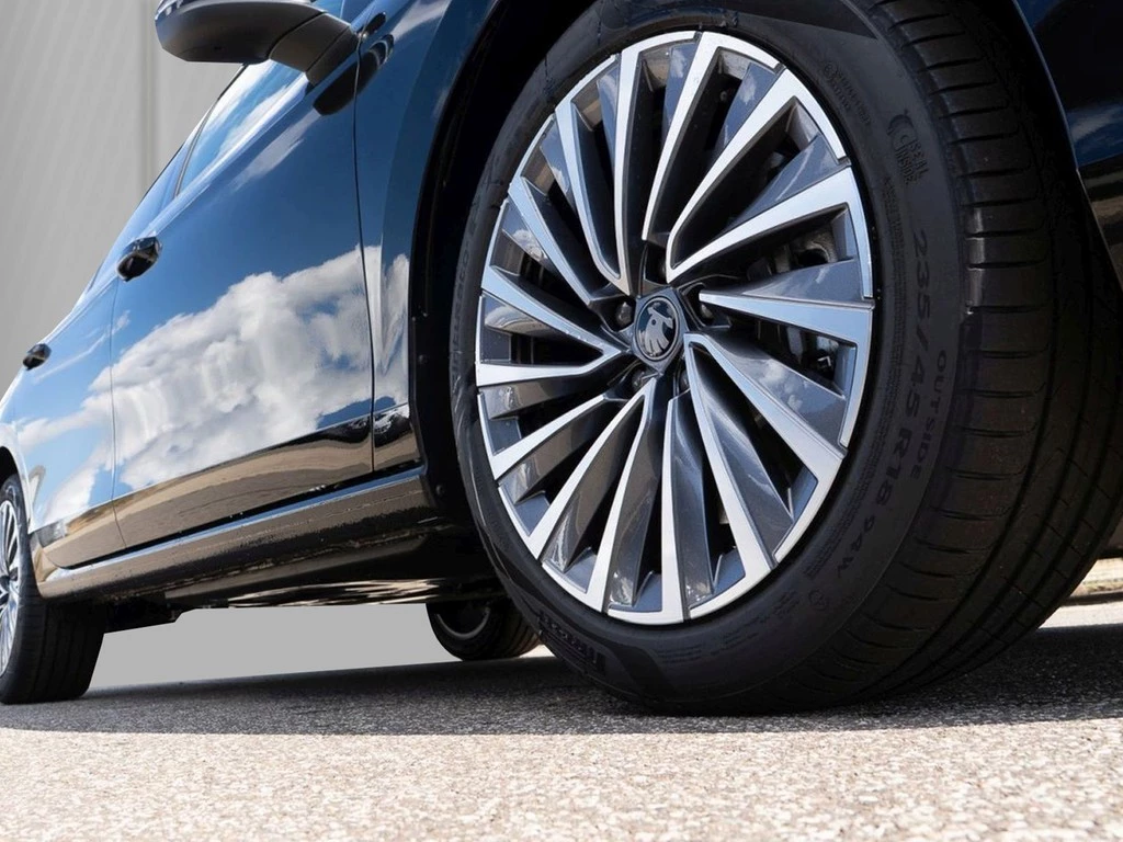 Škoda Superb Combi iV 1,5 TSi L&K SKL