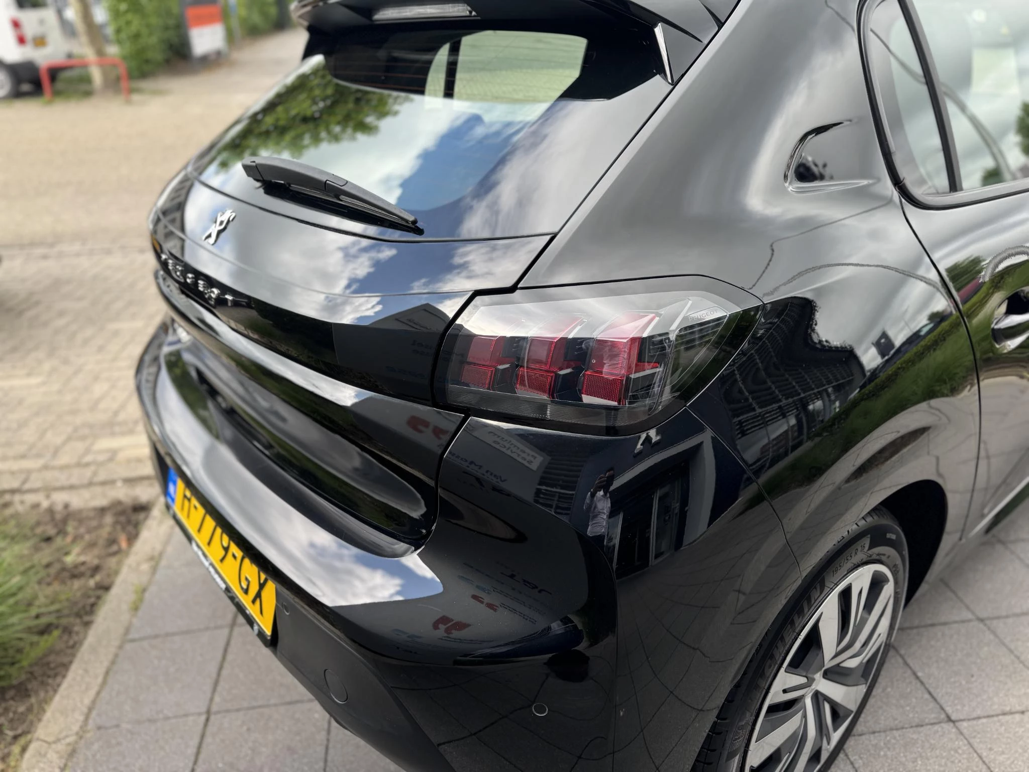 Peugeot-208-image-10