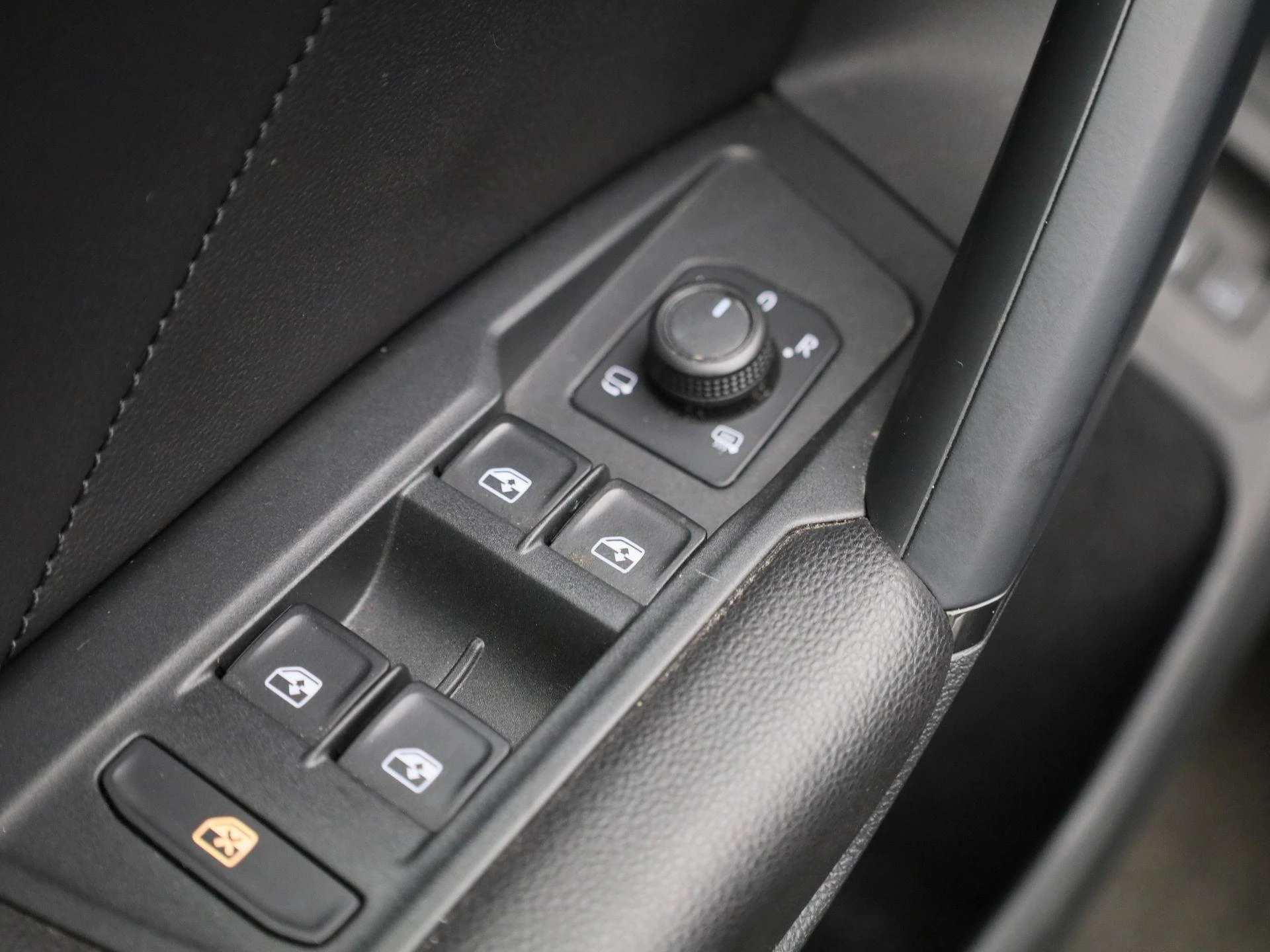 Volkswagen-Tiguan-image-36