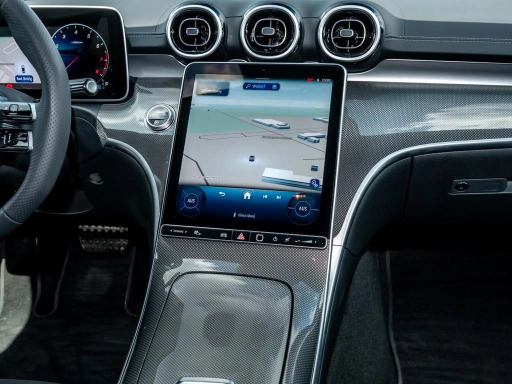 Mercedes-Benz-C-Klasse 300-image-10