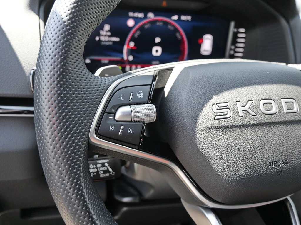 Škoda Karoq 2.0 TSI Sportline 4x4 *PANO*CANTON*AHK*ACC*NAVI*