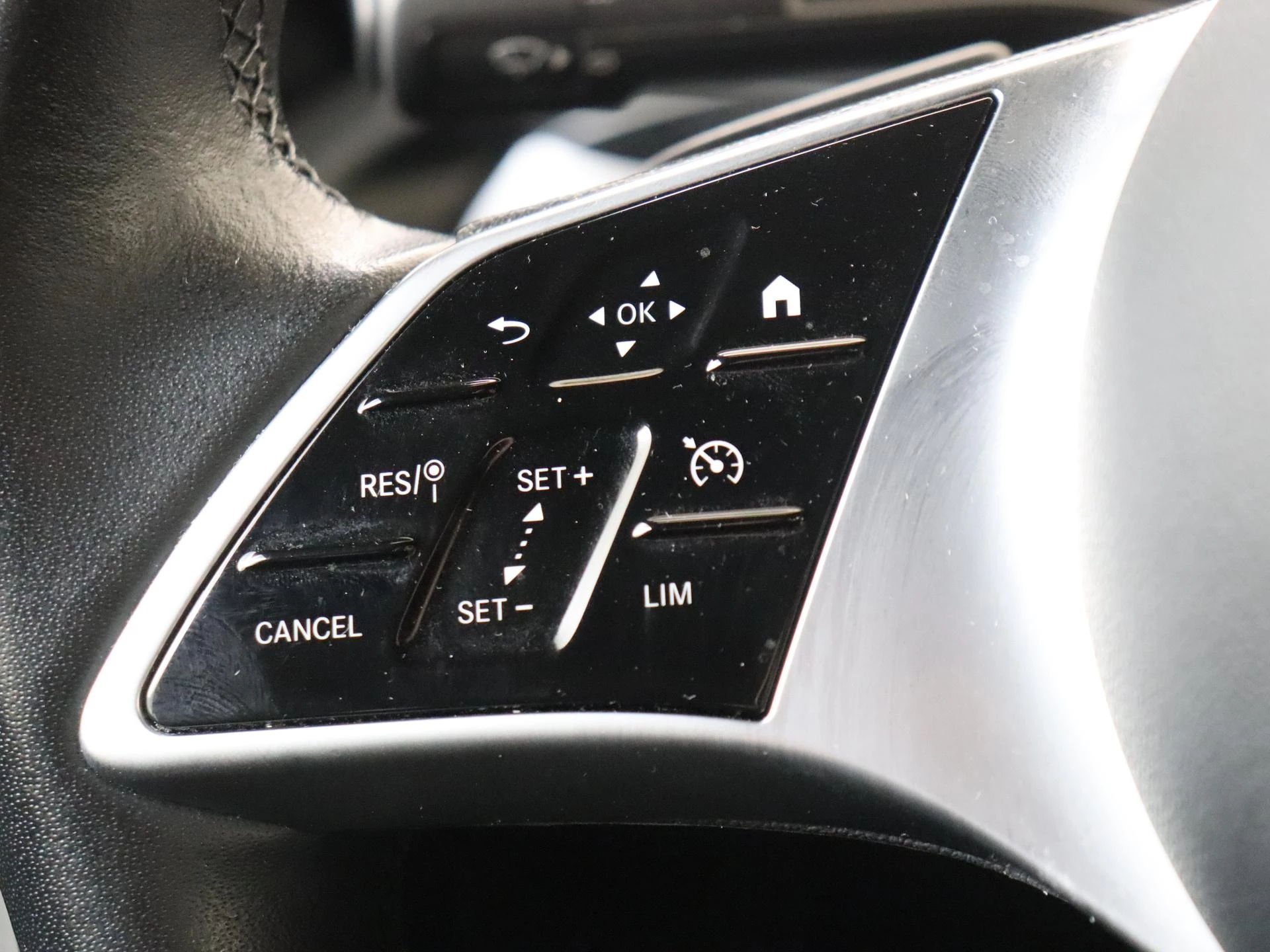 Mercedes-Benz-A-Klasse-image-10