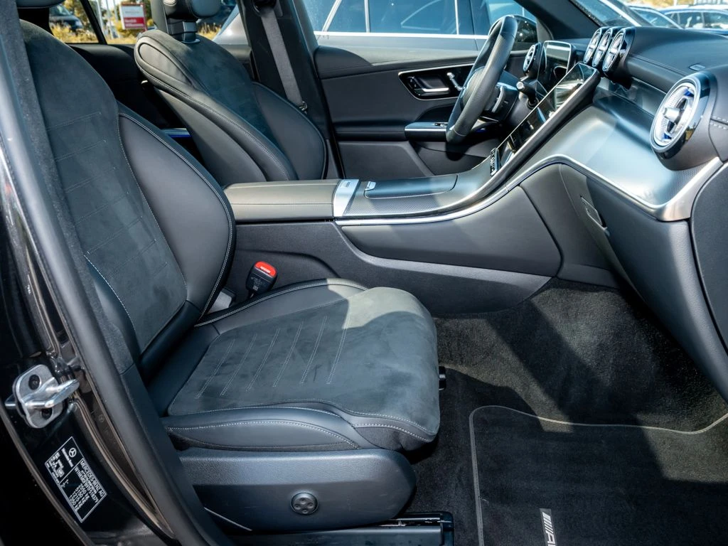 Mercedes-Benz-GLC 220 d-image-11