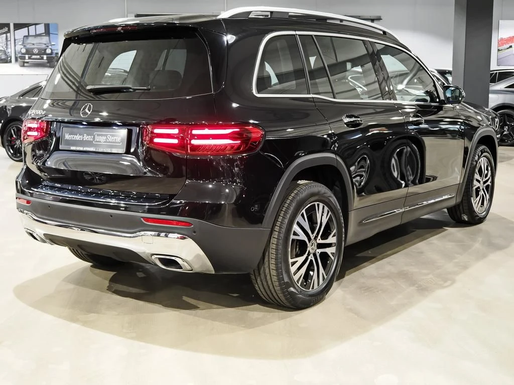 Mercedes-Benz-GLB 200 d-image-5