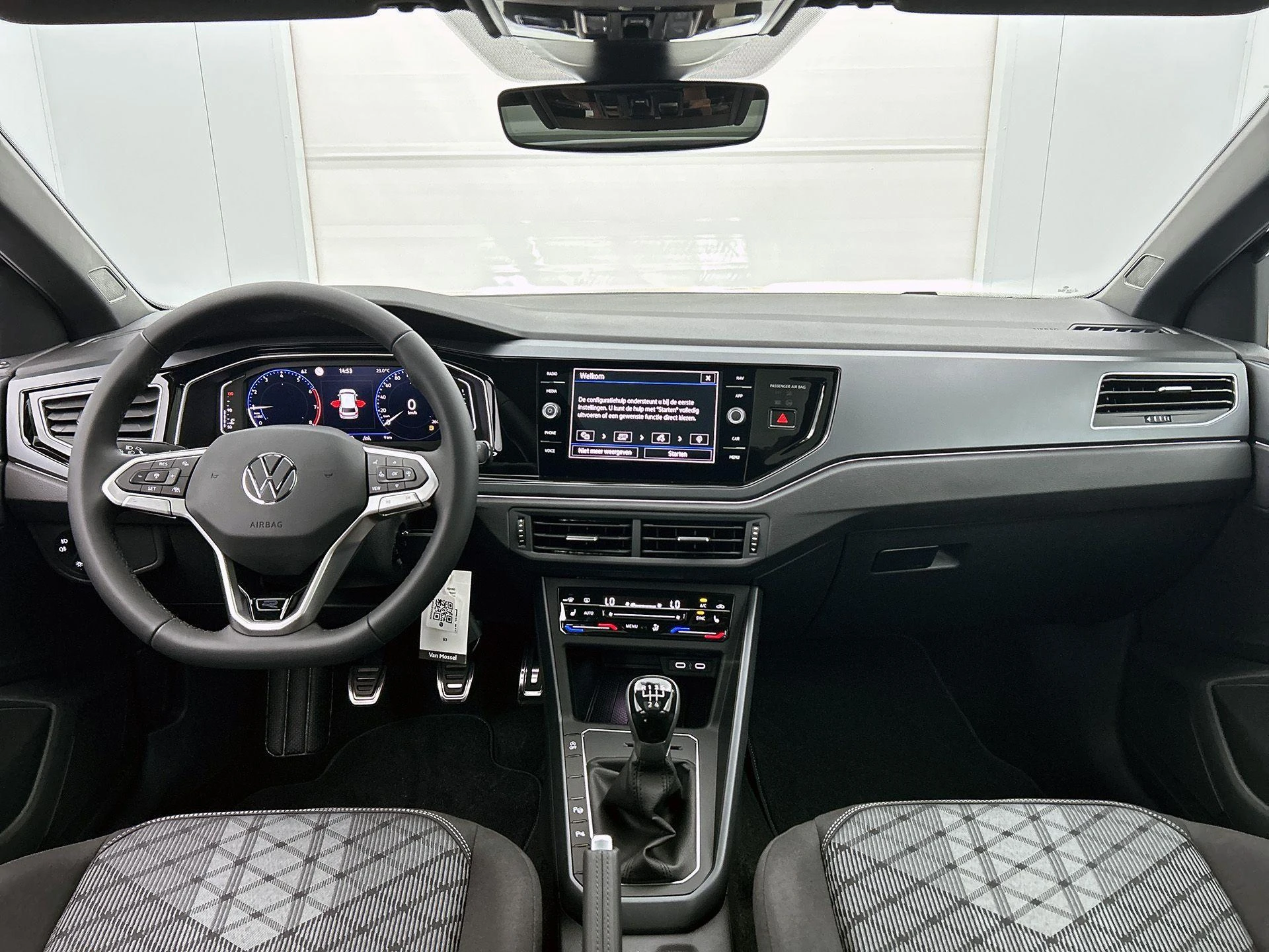 Volkswagen-Polo-image-5