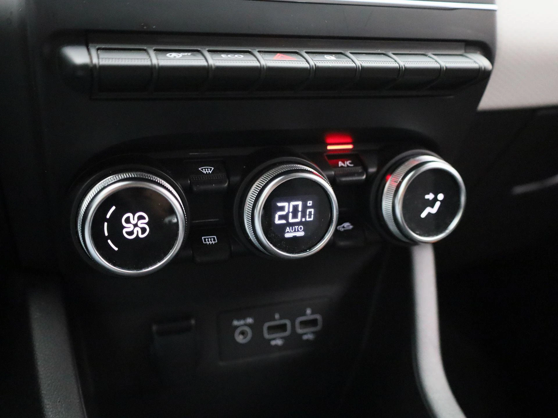 Renault-Clio-image-23