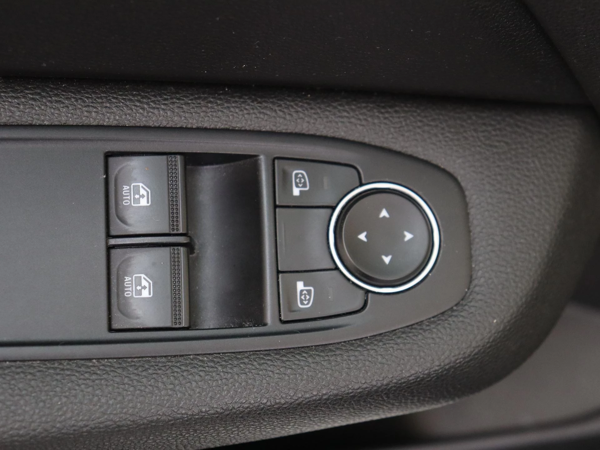 Renault-Clio-image-21