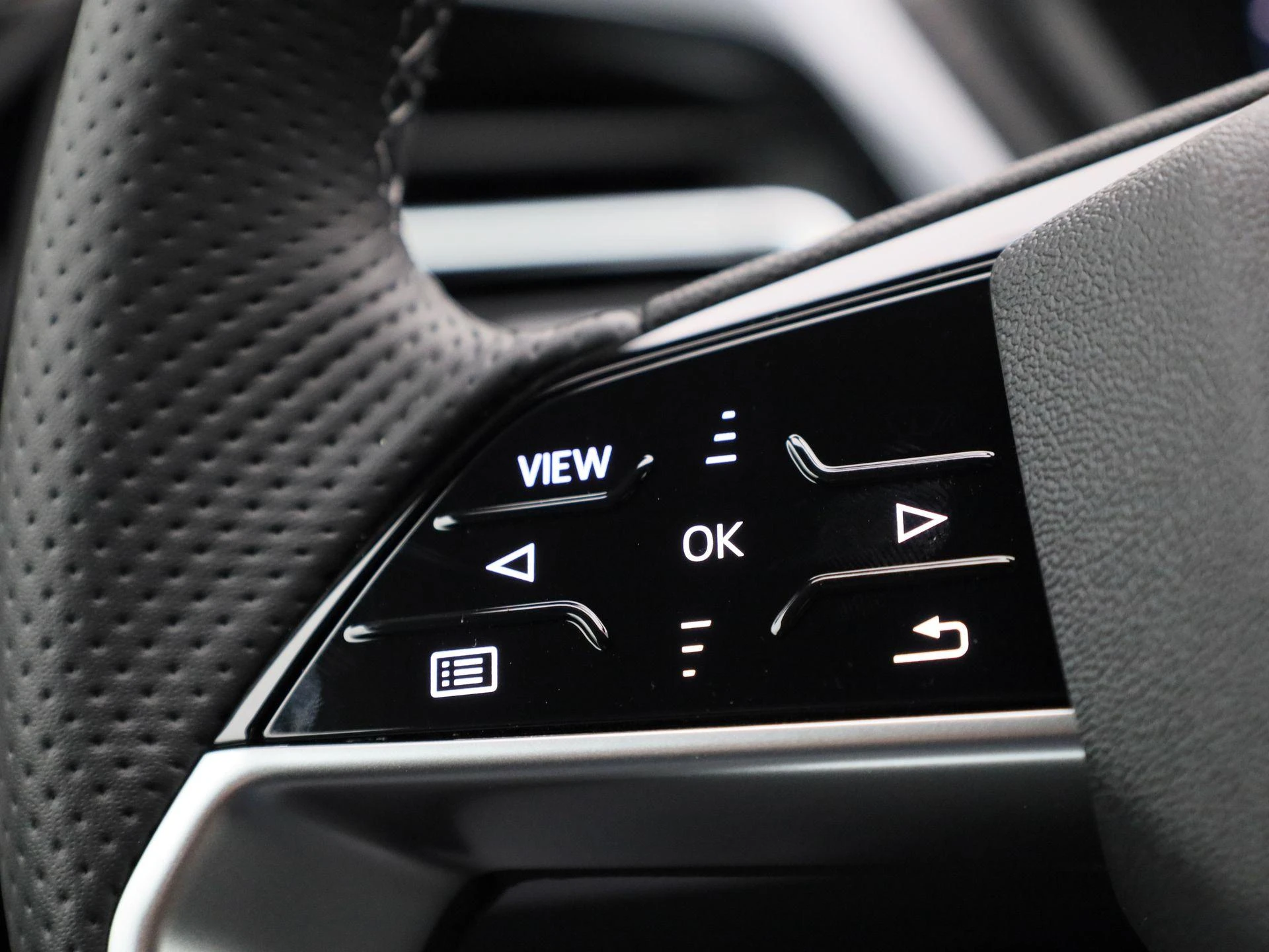 Audi-Q4 Sportback e-tron-image-31